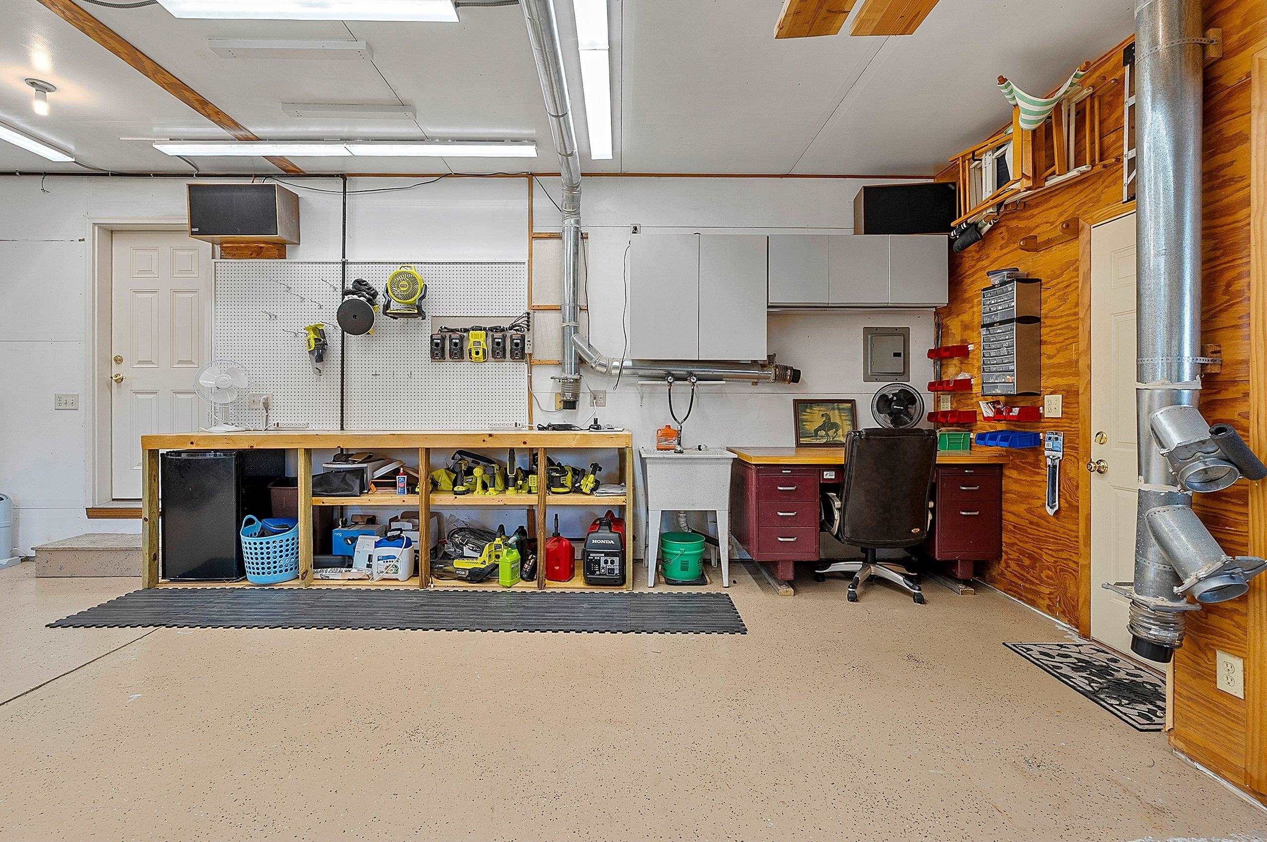 GREEN BAY, Wisconsin, 54313, United States, 4 Bedrooms Bedrooms, ,4 BathroomsBathrooms,Residential,For Sale,2048613