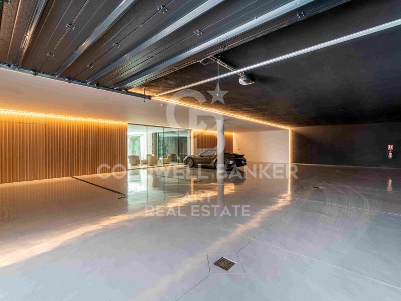 Marbella, Andalusia, ES, 5 Bedrooms Bedrooms, ,5 BathroomsBathrooms,Residential,For Sale,1805166