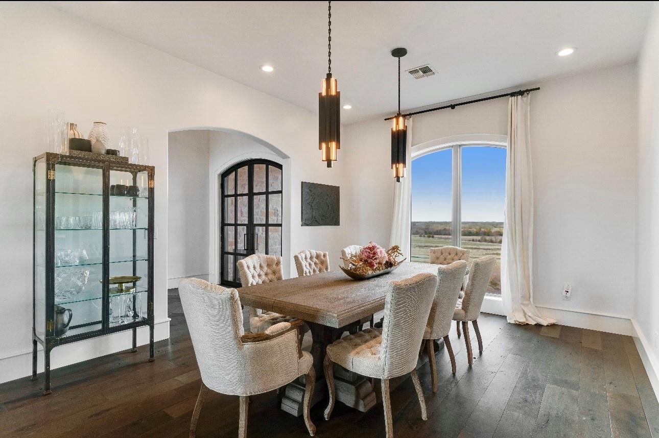 Paris, Texas, 75462, United States, 4 Bedrooms Bedrooms, ,5 BathroomsBathrooms,Residential,For Sale,1980536