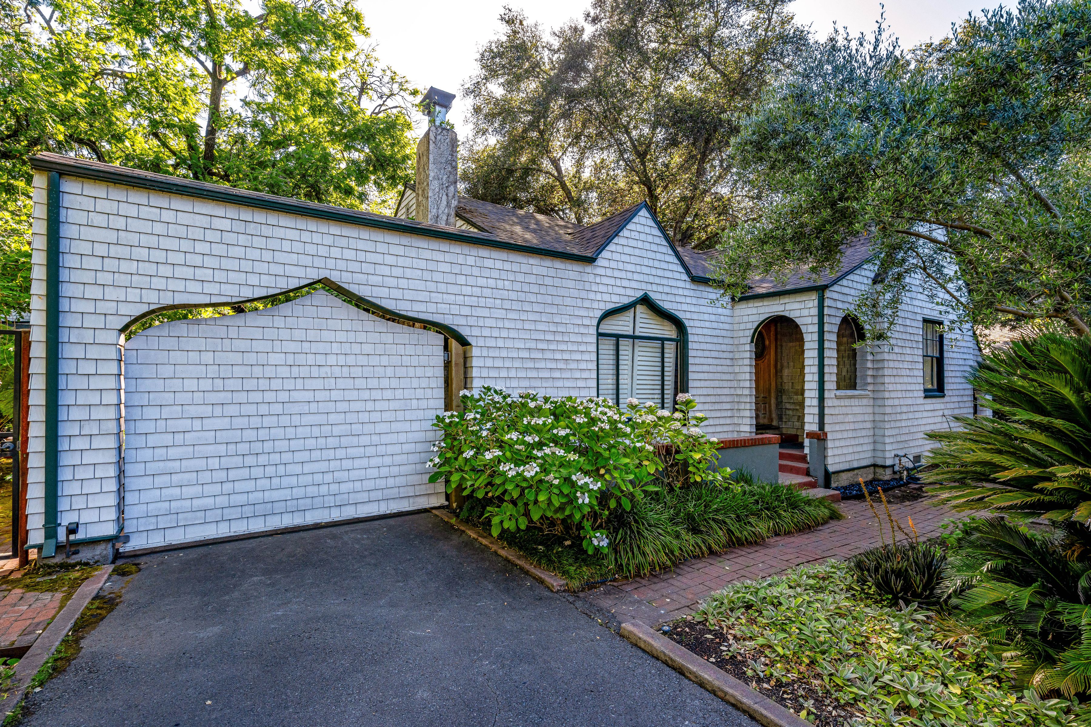  6641-6641A Yount Street - 物件實景