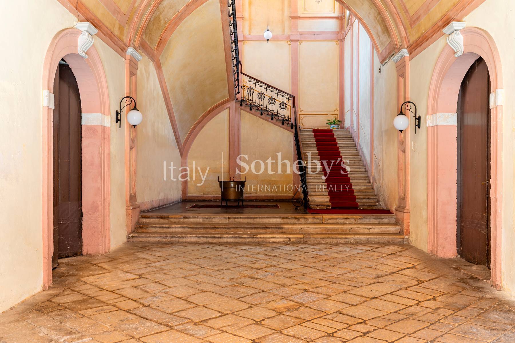  A prestigious 19th-century palace in Ragusa