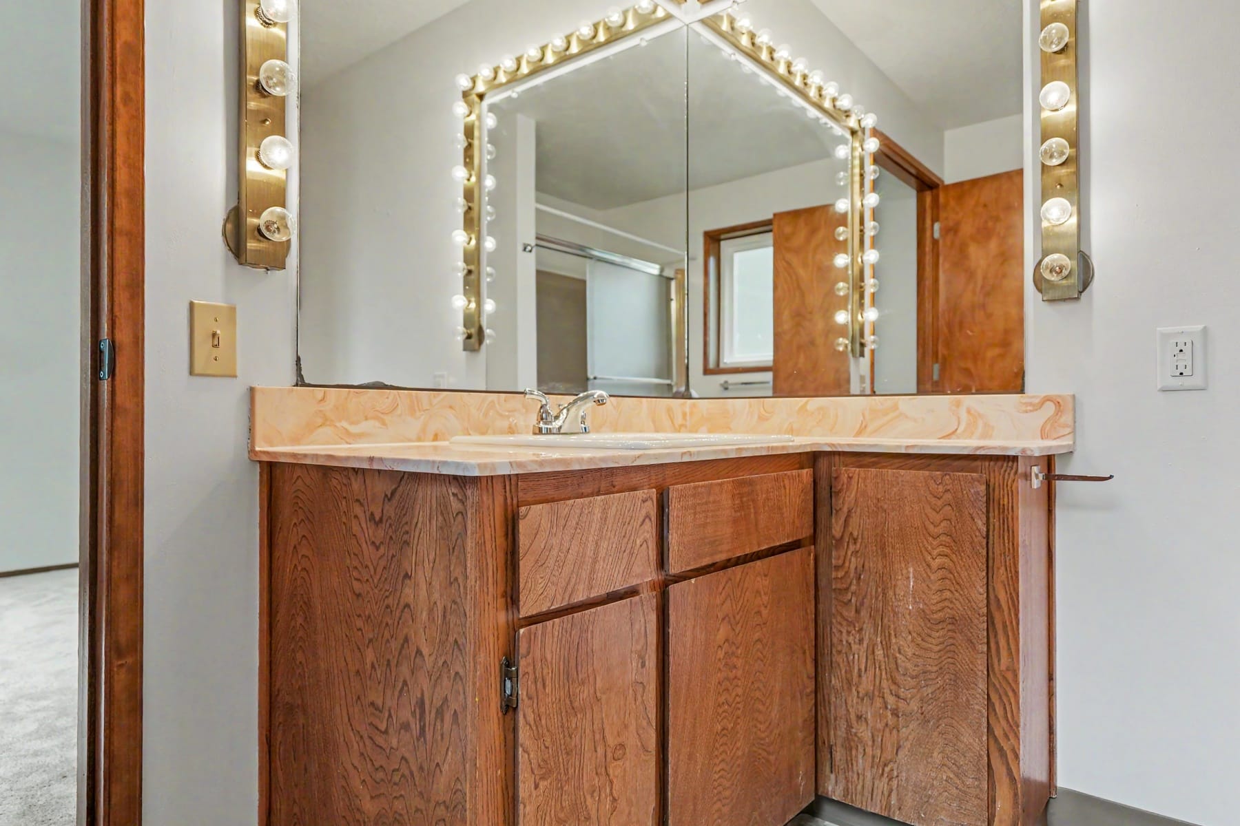  6644 RIPPLING BROOK DR SE Salem, OR 97301 - 物件實景