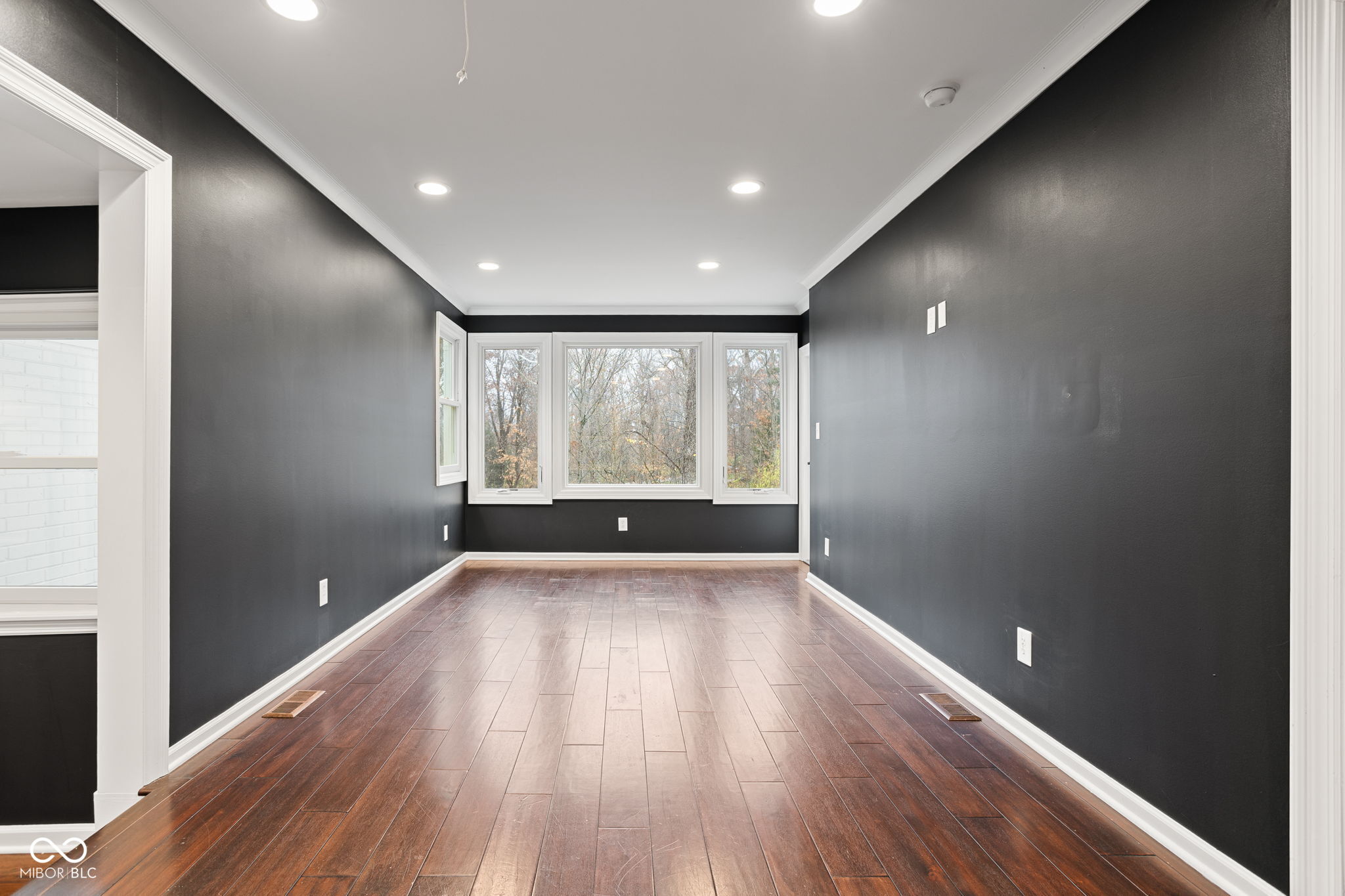 Indianapolis, Indiana, 46226, United States, 6 Bedrooms Bedrooms, ,7 BathroomsBathrooms,Residential,For Sale,1998001