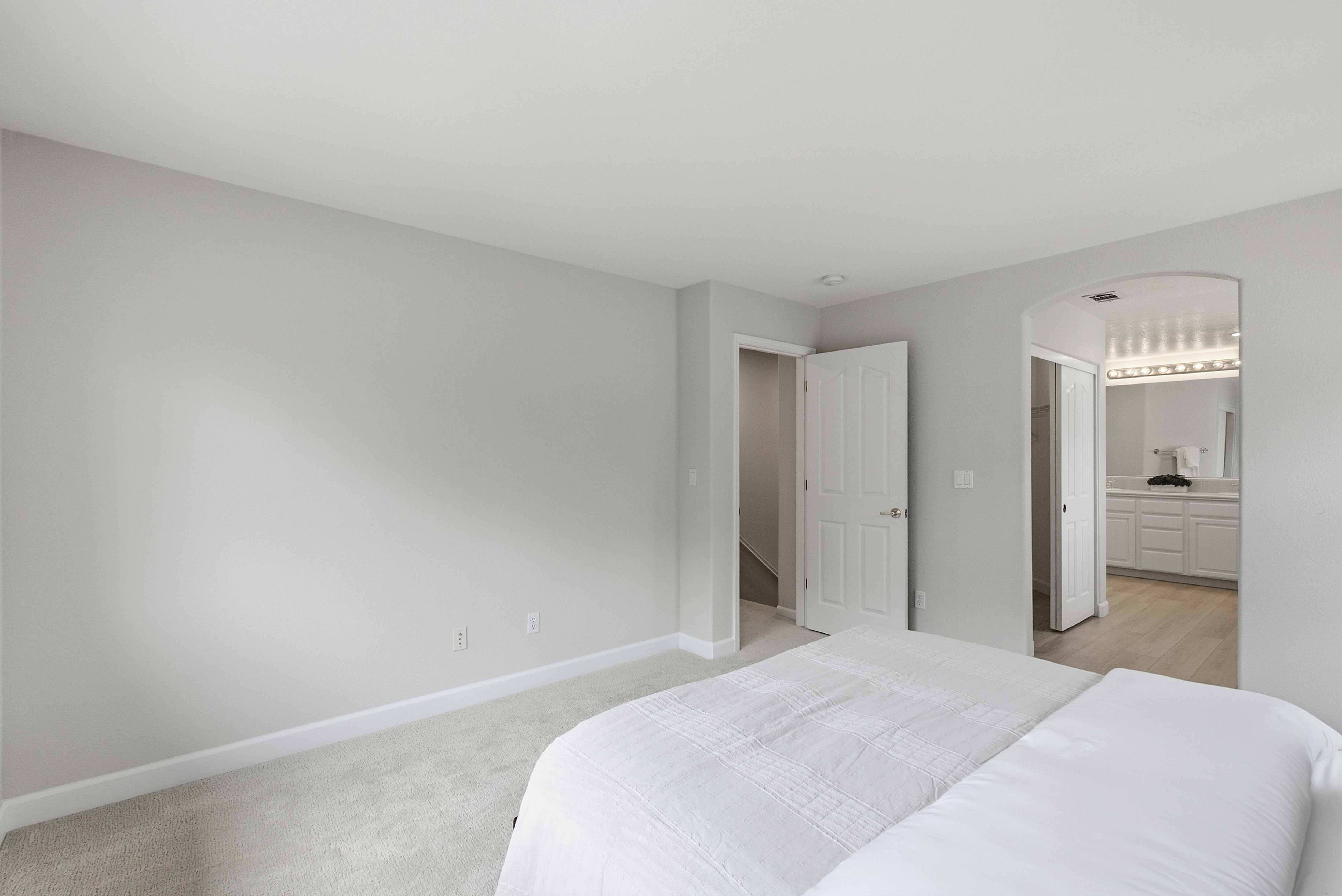  Beautifully Updated Henry Ranch Home with Scenic Views and Modern Comfort - 物件實景