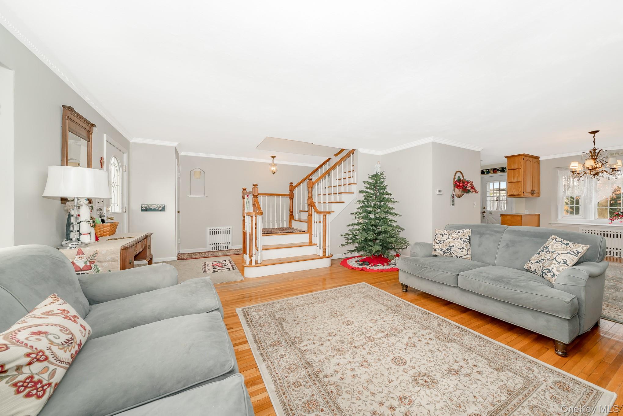 Seaford, New York, 11783, United States, 3 Bedrooms Bedrooms, ,2 BathroomsBathrooms,Residential,For Sale,2005849