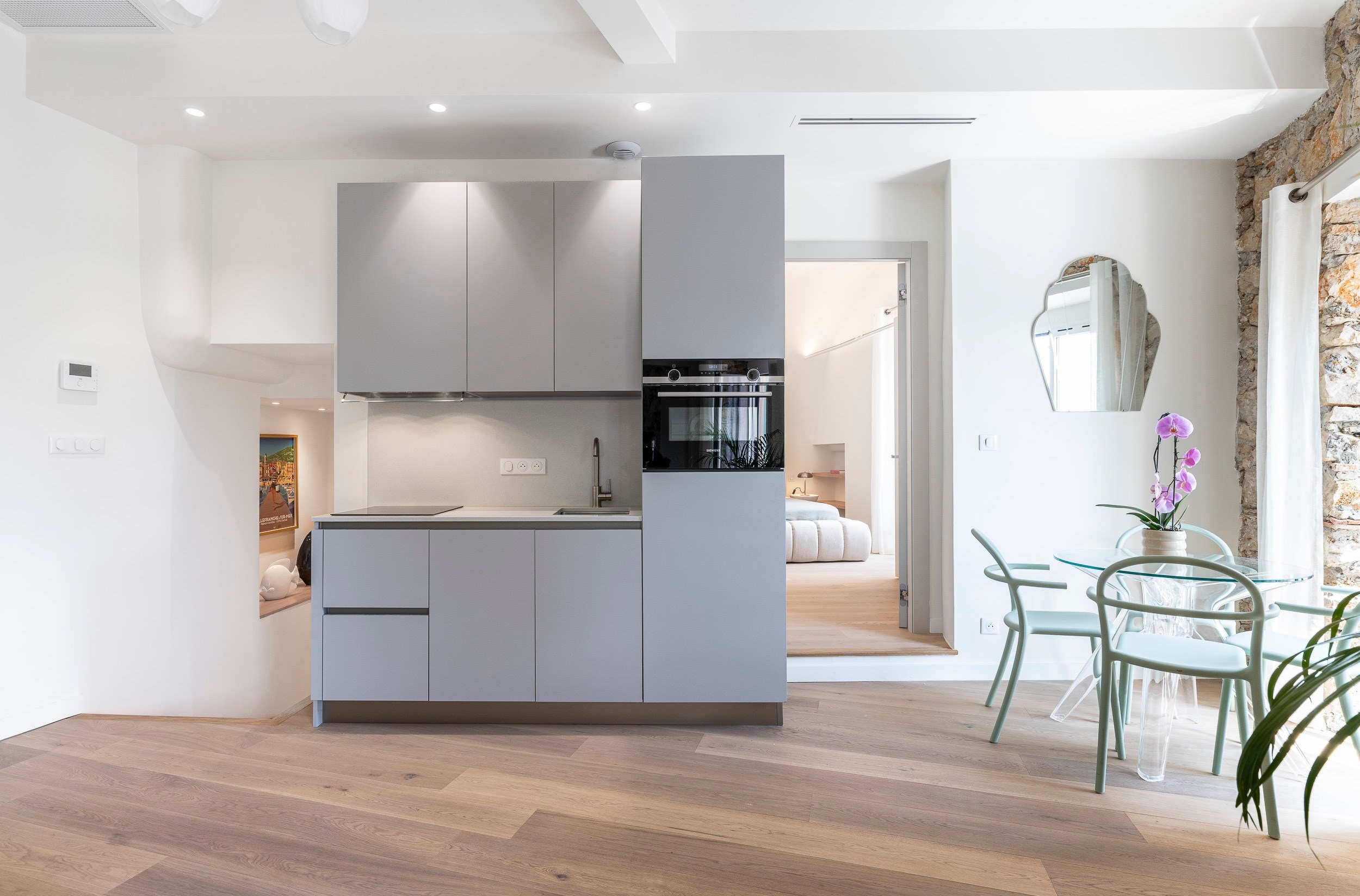  Villefranche-sur-Mer renovated 2-bedroom apartment with sea view, balcony and p… - 物件實景