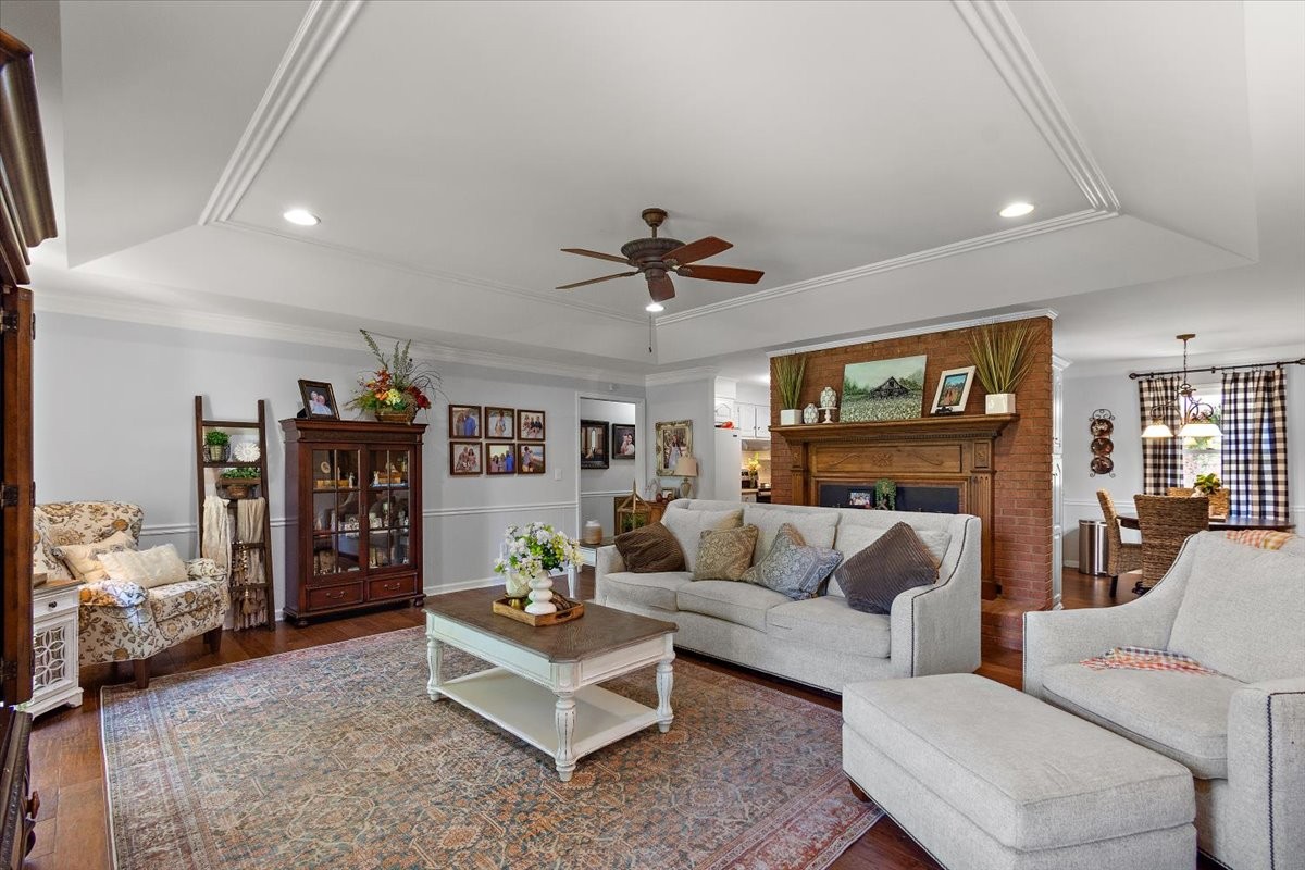 Five Points, Tennessee, 38457, United States, 4 Bedrooms Bedrooms, ,4 BathroomsBathrooms,Residential,For Sale,1902817