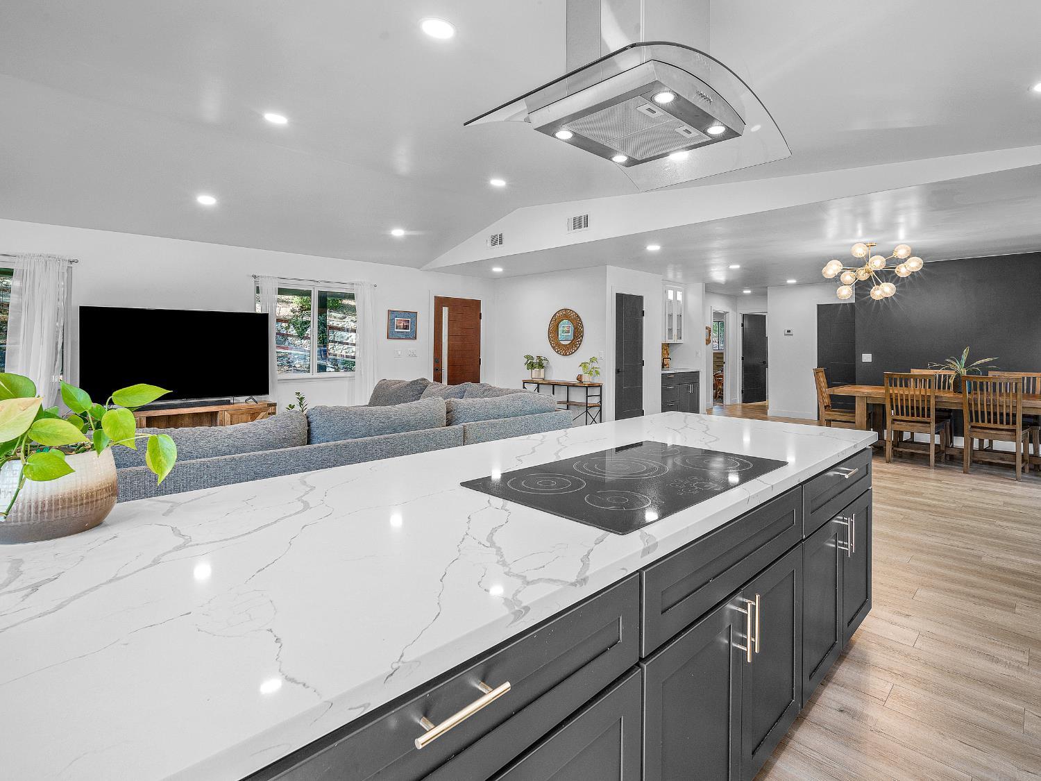 Shingle Springs, California, 95682, United States, 4 Bedrooms Bedrooms, ,3 BathroomsBathrooms,Residential,For Sale,1982328