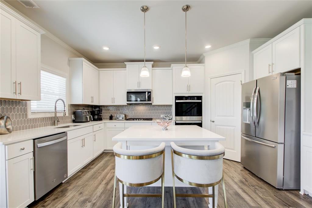 Acworth, Georgia, 30101, United States, 6 Bedrooms Bedrooms, ,4 BathroomsBathrooms,Residential,For Sale,1828453