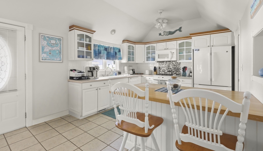Wareham, Massachusetts, 02558, United States, 3 Bedrooms Bedrooms, ,2 BathroomsBathrooms,Residential,For Sale,1926359