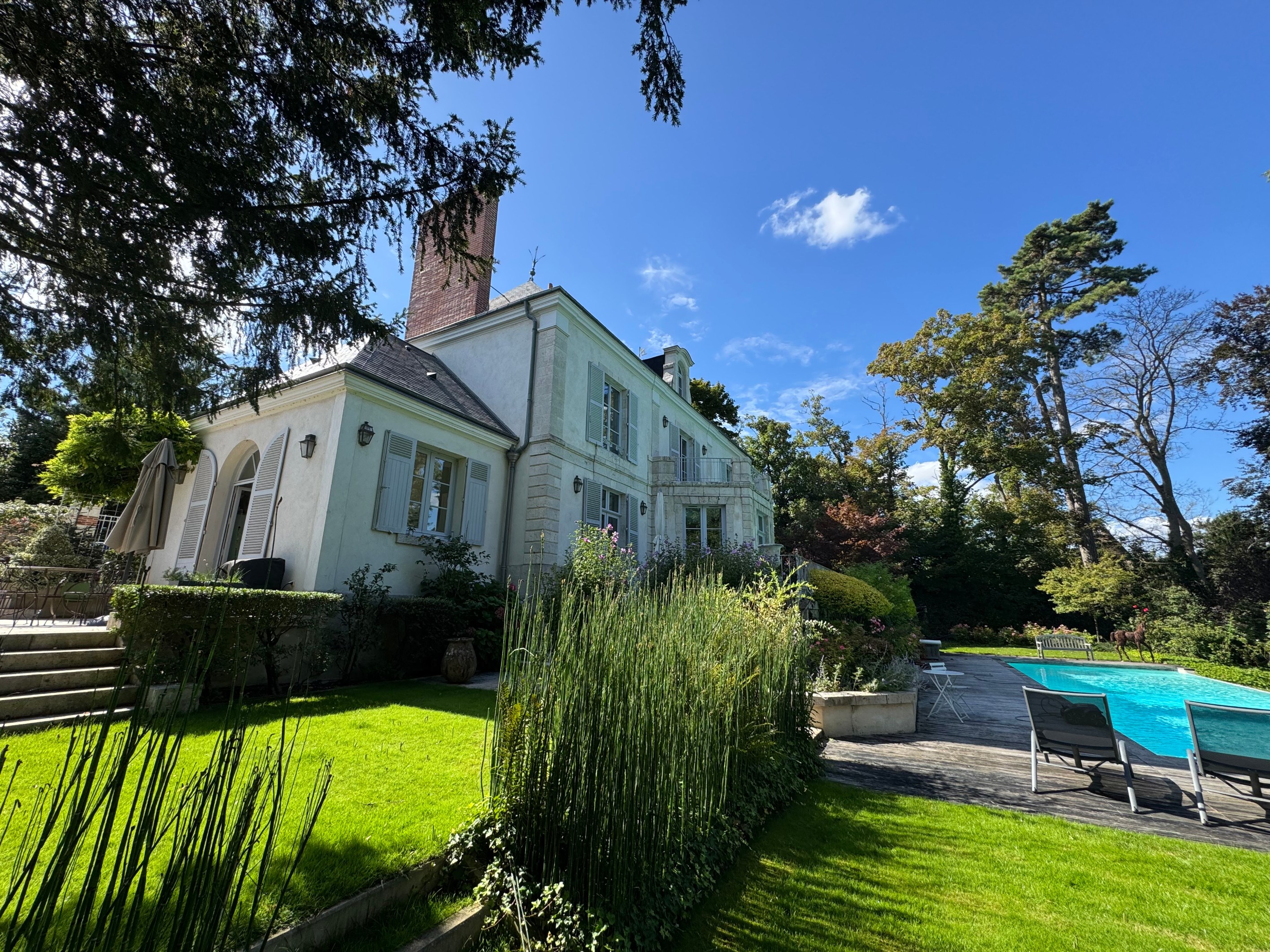  For Sale – Magnificent Riverside Home with Park and Swimming Pool - 物件實景