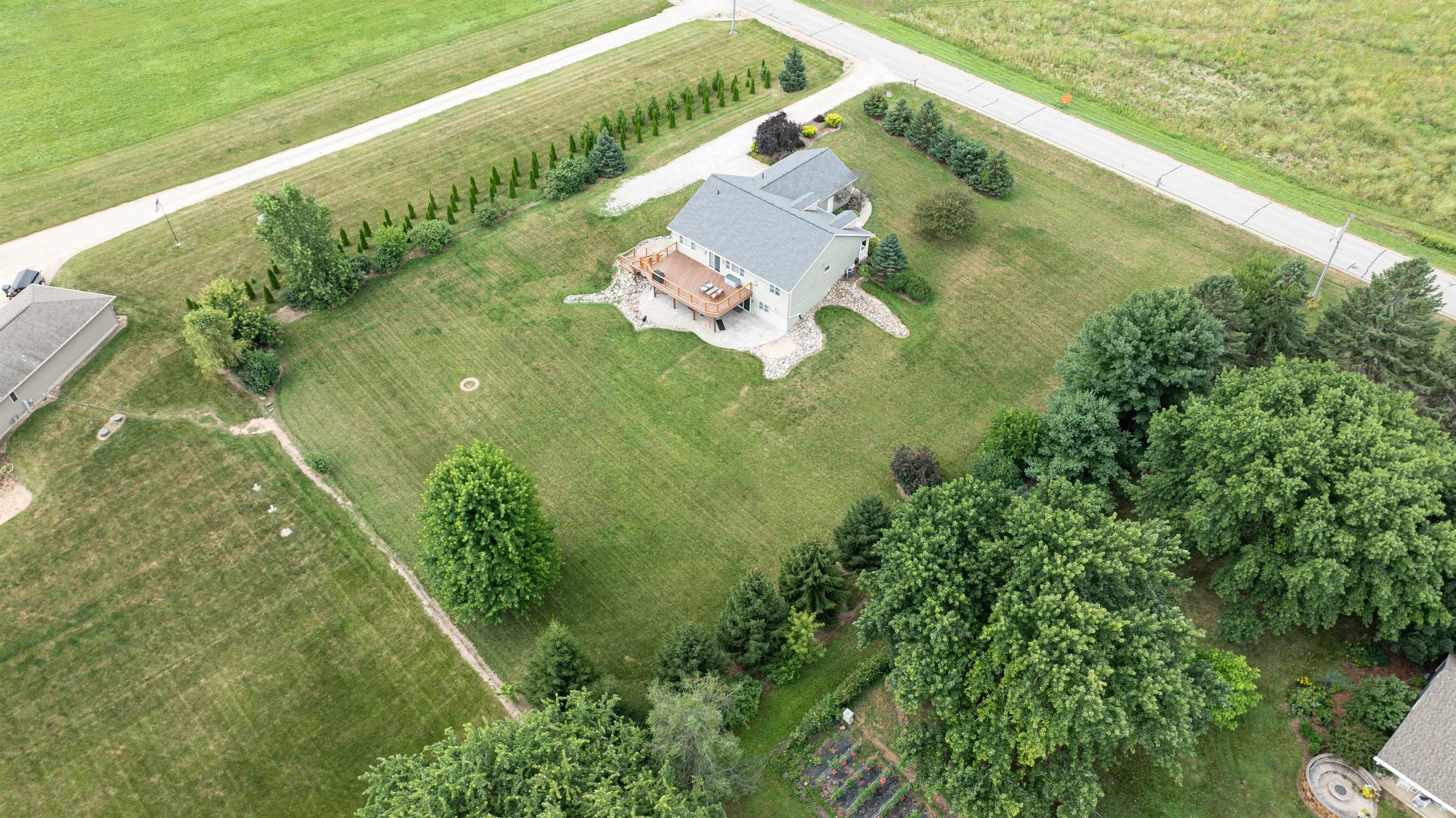 Hortonville, Wisconsin, 54944-9660, United States, 5 Bedrooms Bedrooms, ,3 BathroomsBathrooms,Residential,For Sale,1920298