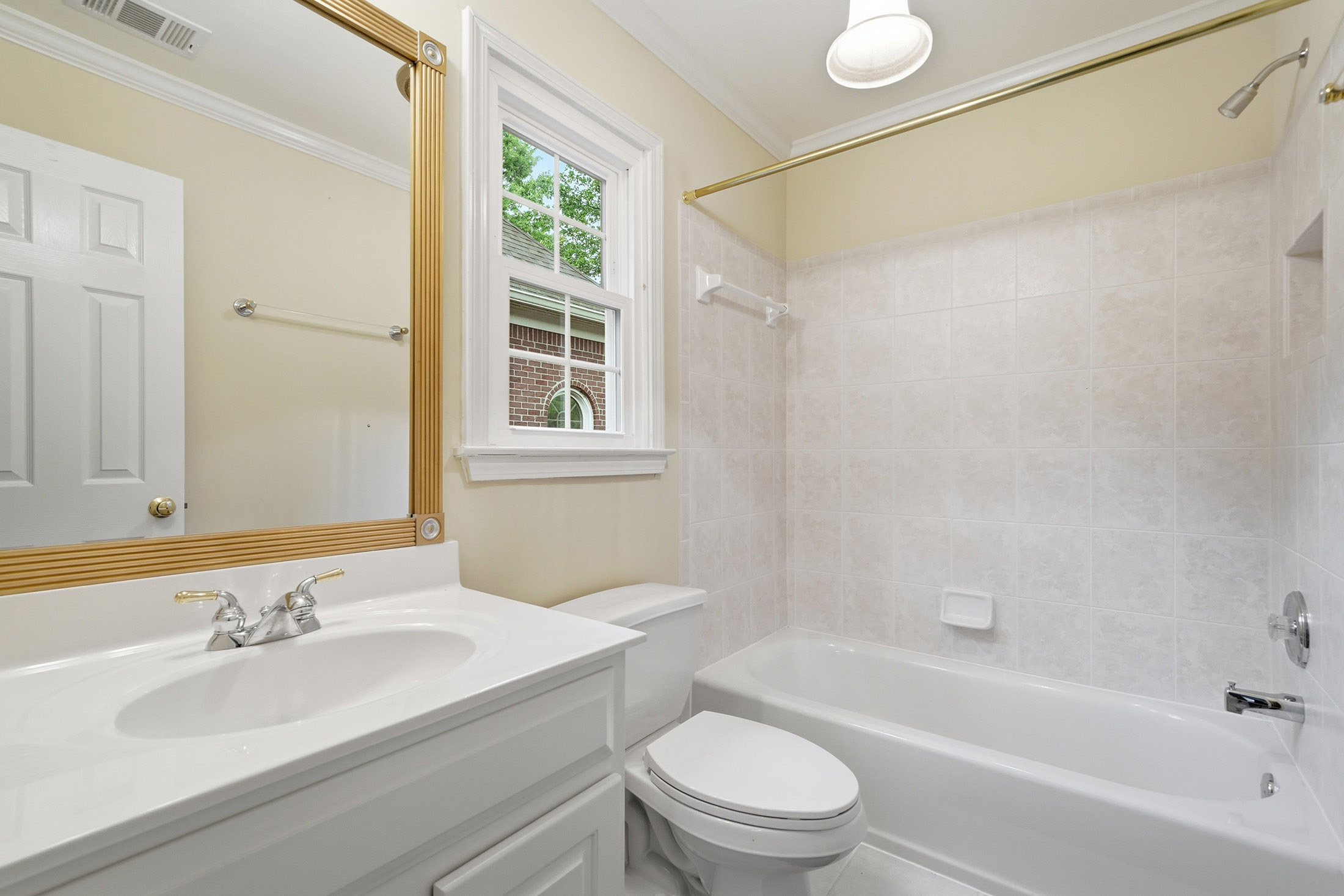  Bright and Beautiful Traditional in Smyrna - 物件實景