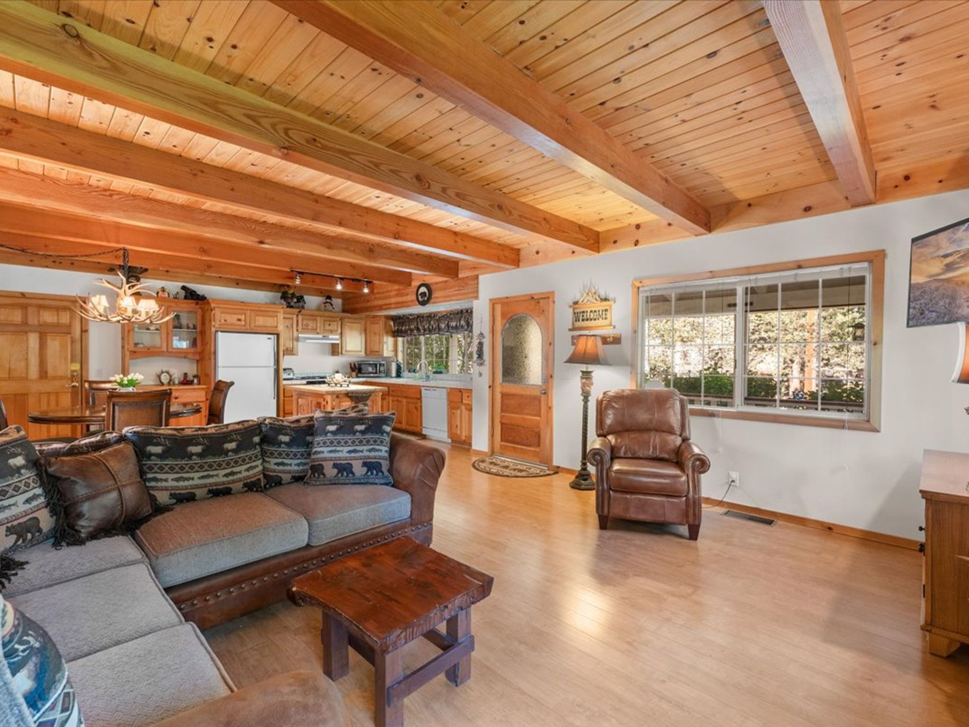  416 Pineview Drive, Big Bear, CA 92314 - 物件實景