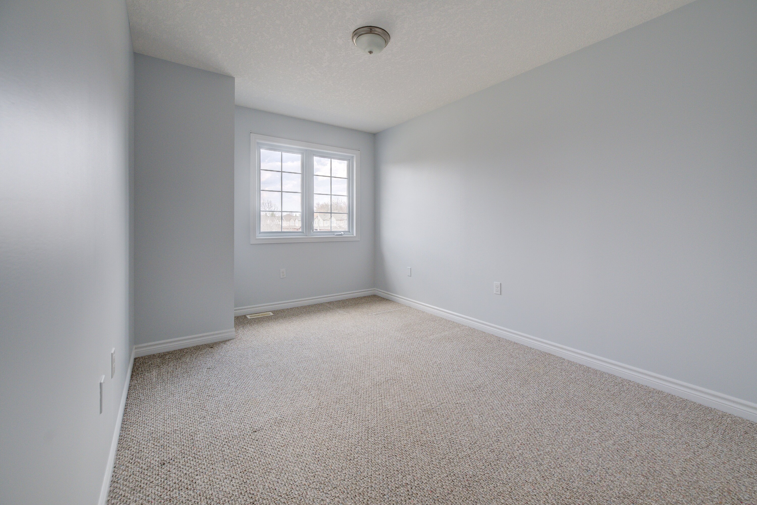  Freehold Townhouse in Waterloo - 物件實景