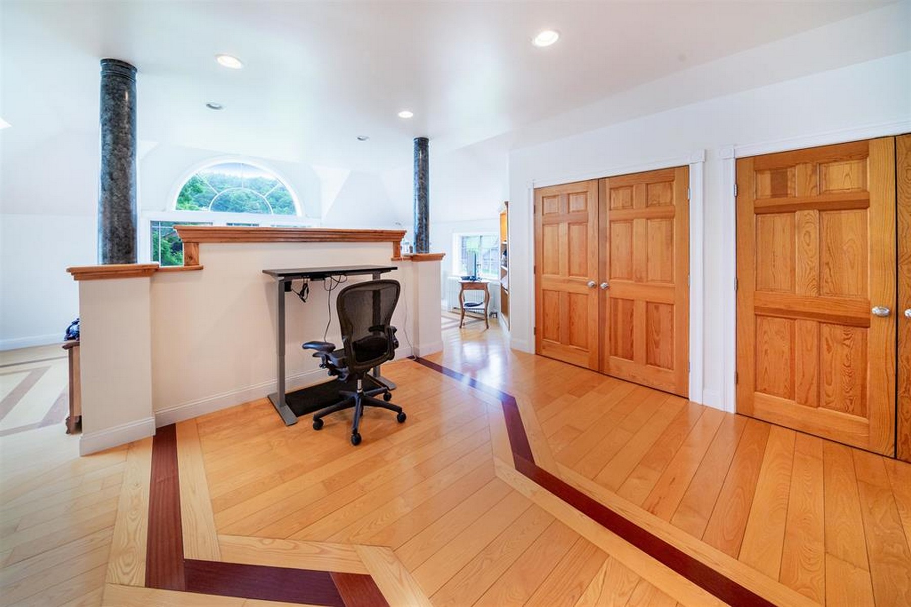  957 Pleasant Valley Road - 物件實景