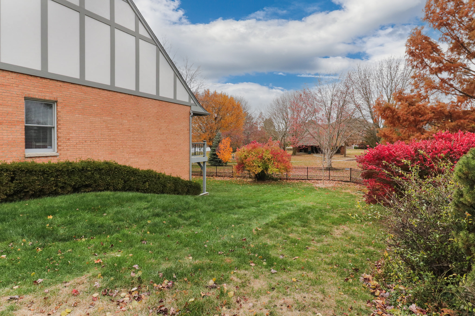 Bloomington, Illinois, 61704, United States, 5 Bedrooms Bedrooms, ,4 BathroomsBathrooms,Residential,For Sale,1991973