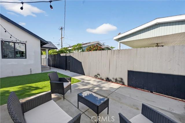 Los Angeles, California, 90044, United States, ,Residential,For Sale,1997733