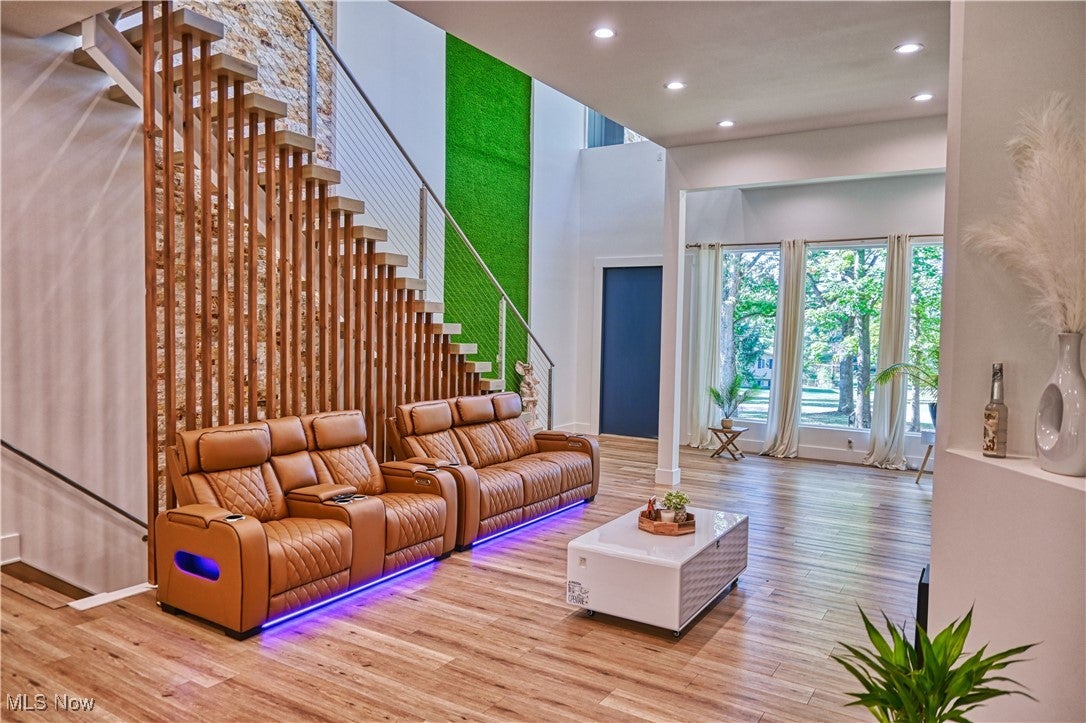 Medina, Ohio, 44256, United States, 5 Bedrooms Bedrooms, ,5 BathroomsBathrooms,Residential,For Sale,1976379