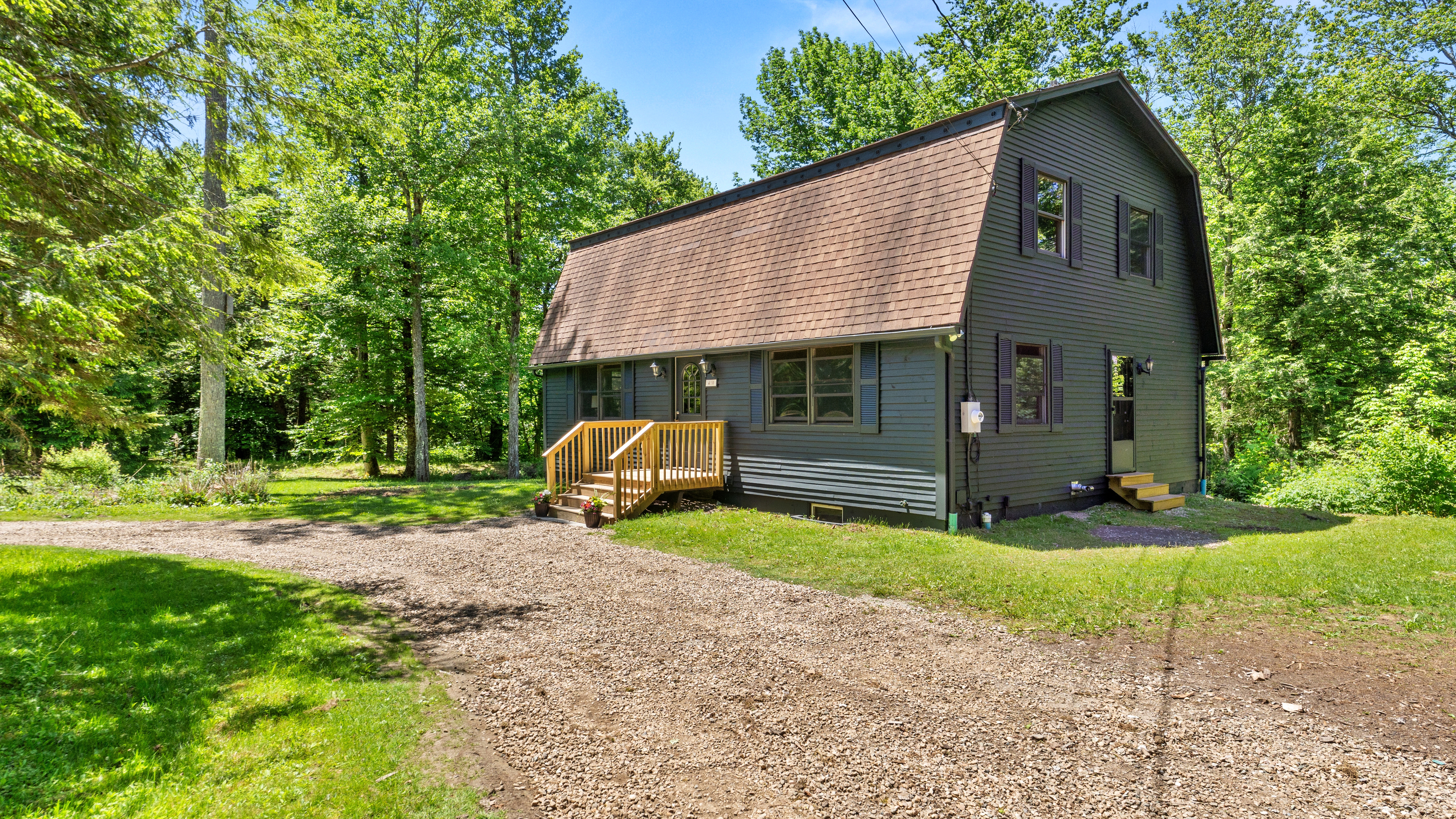  Wooded Privacy in Beautiful Lake Community - 物件實景