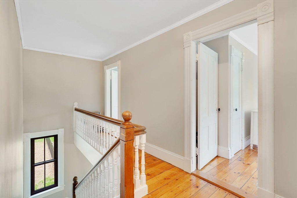 Longmeadow, Massachusetts, 01106, United States, 5 Bedrooms Bedrooms, ,2 BathroomsBathrooms,Residential,For Sale,1819173
