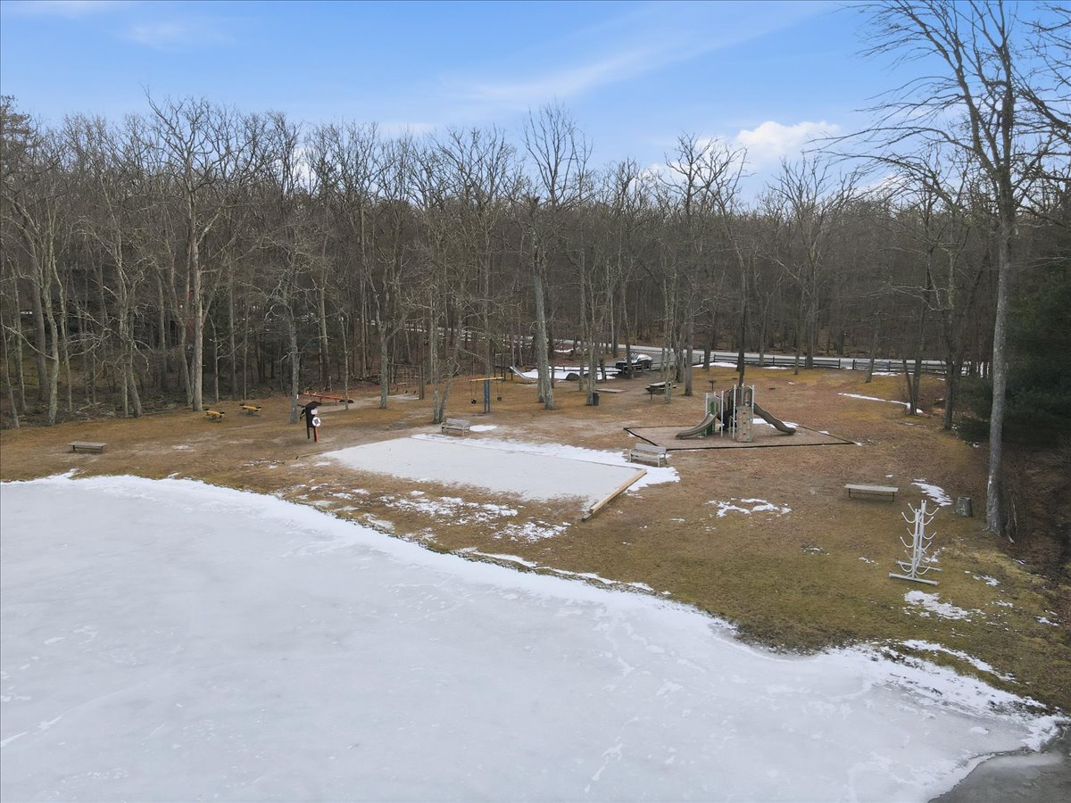 Milford, Pennsylvania, 18337, United States, 4 Bedrooms Bedrooms, ,3 BathroomsBathrooms,Residential,For Sale,2013781