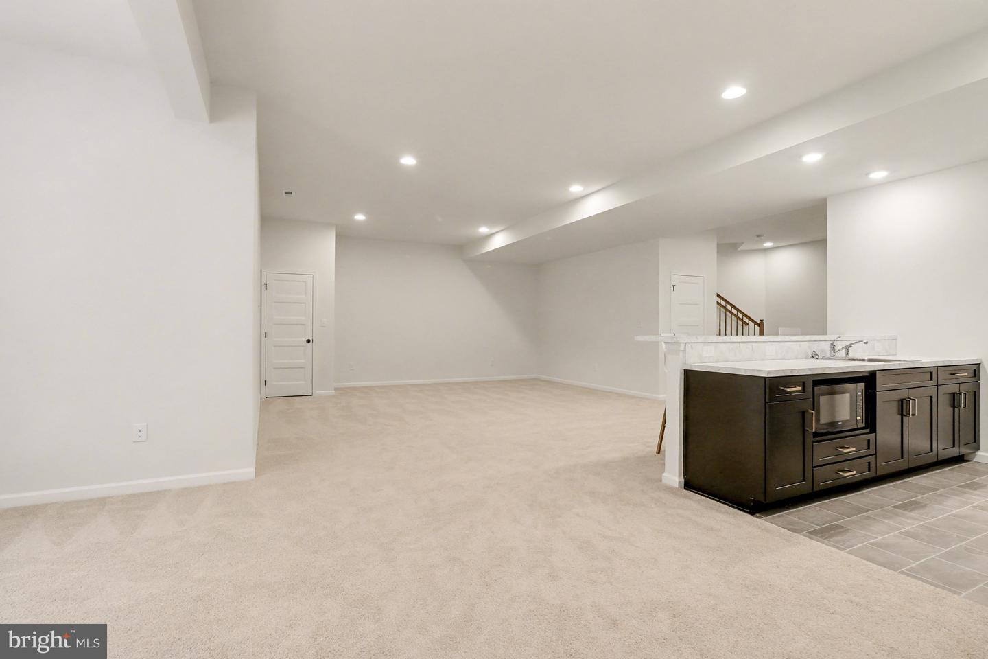 York, Pennsylvania, 17403, United States, 5 Bedrooms Bedrooms, ,6 BathroomsBathrooms,Residential,For Sale,2003251