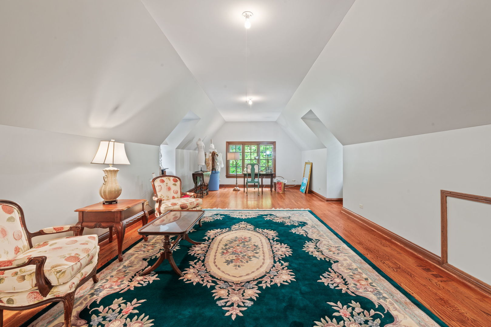 St. Charles, Illinois, 60175, United States, 4 Bedrooms Bedrooms, ,5 BathroomsBathrooms,Residential,For Sale,1848567