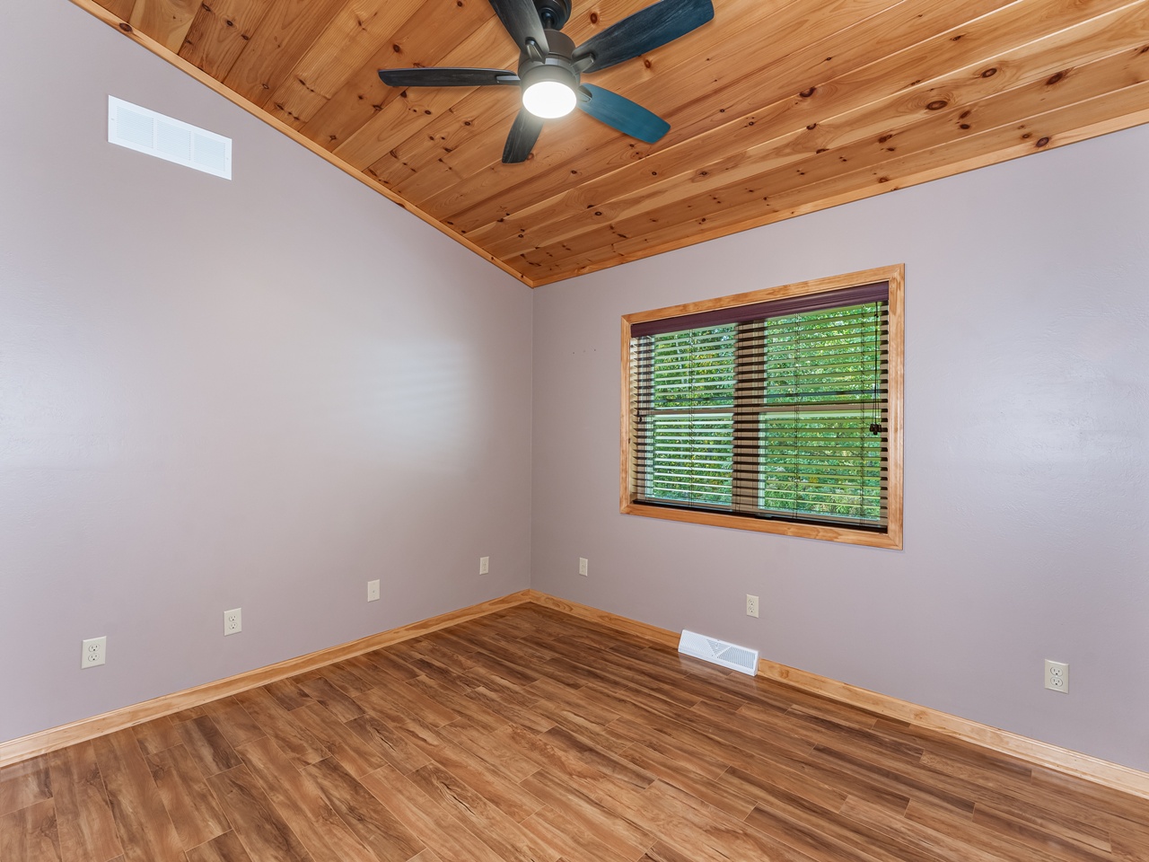 Mercer, Wisconsin, 54547, United States, 3 Bedrooms Bedrooms, ,3 BathroomsBathrooms,Residential,For Sale,1978560