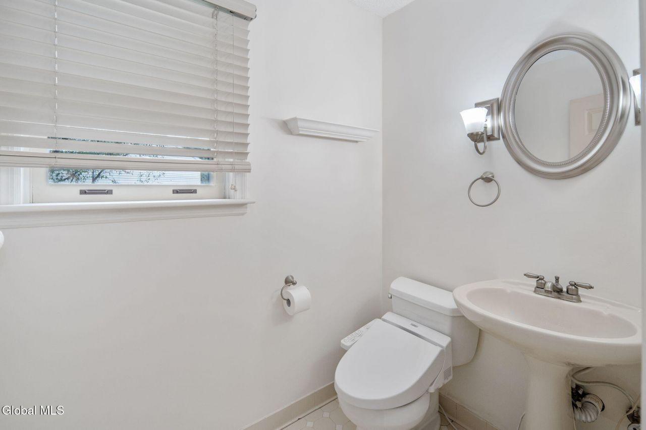 Guilderland, New York, 12303, United States, 4 Bedrooms Bedrooms, ,3 BathroomsBathrooms,Residential,For Sale,1891767