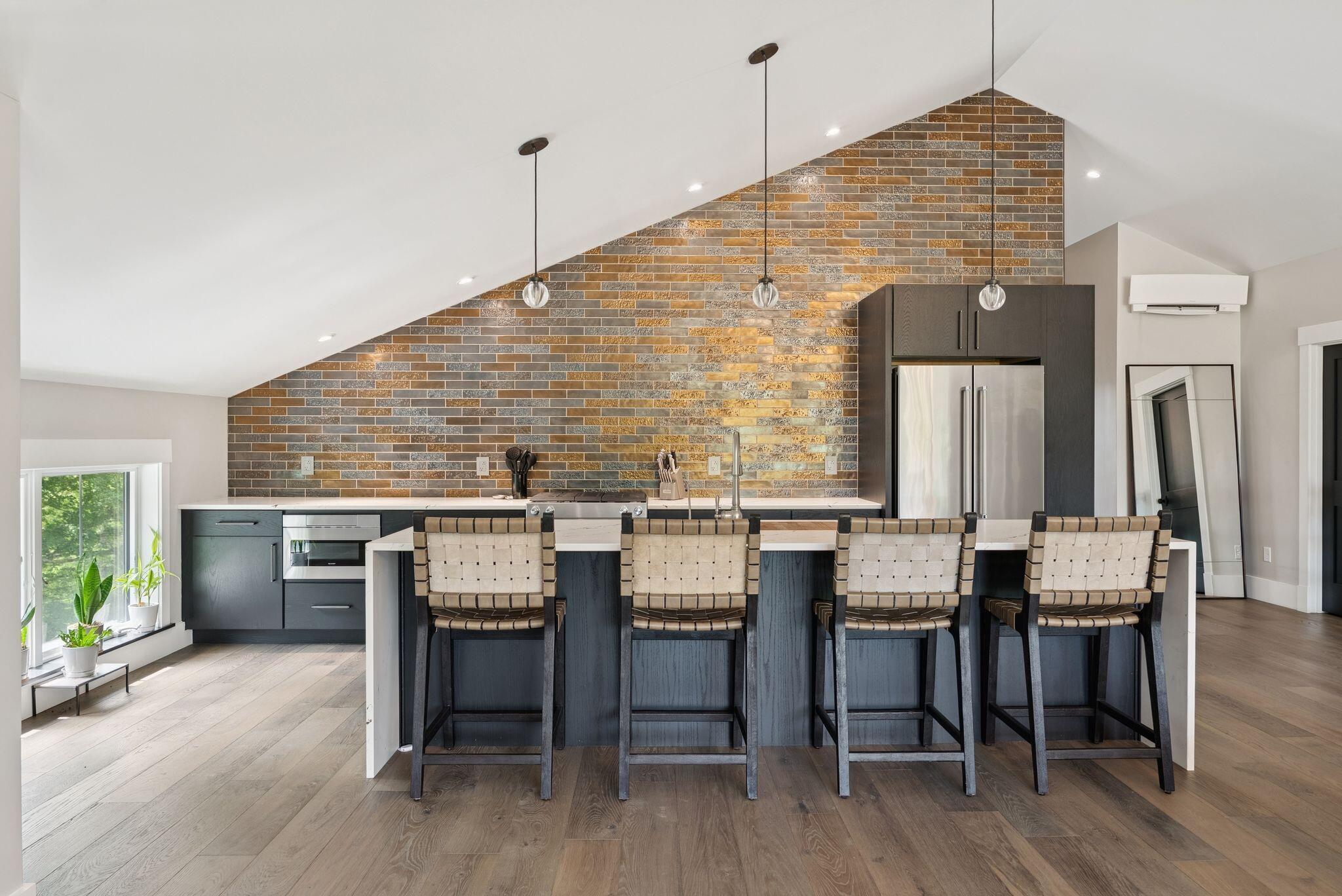 Falmouth, Maine, 04105, United States, 3 Bedrooms Bedrooms, ,4 BathroomsBathrooms,Residential,For Sale,1975511