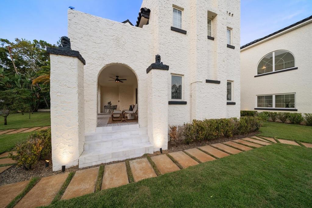 St Petersburg, Florida, 33707, United States, 5 Bedrooms Bedrooms, ,9 BathroomsBathrooms,Residential,For Sale,2000985