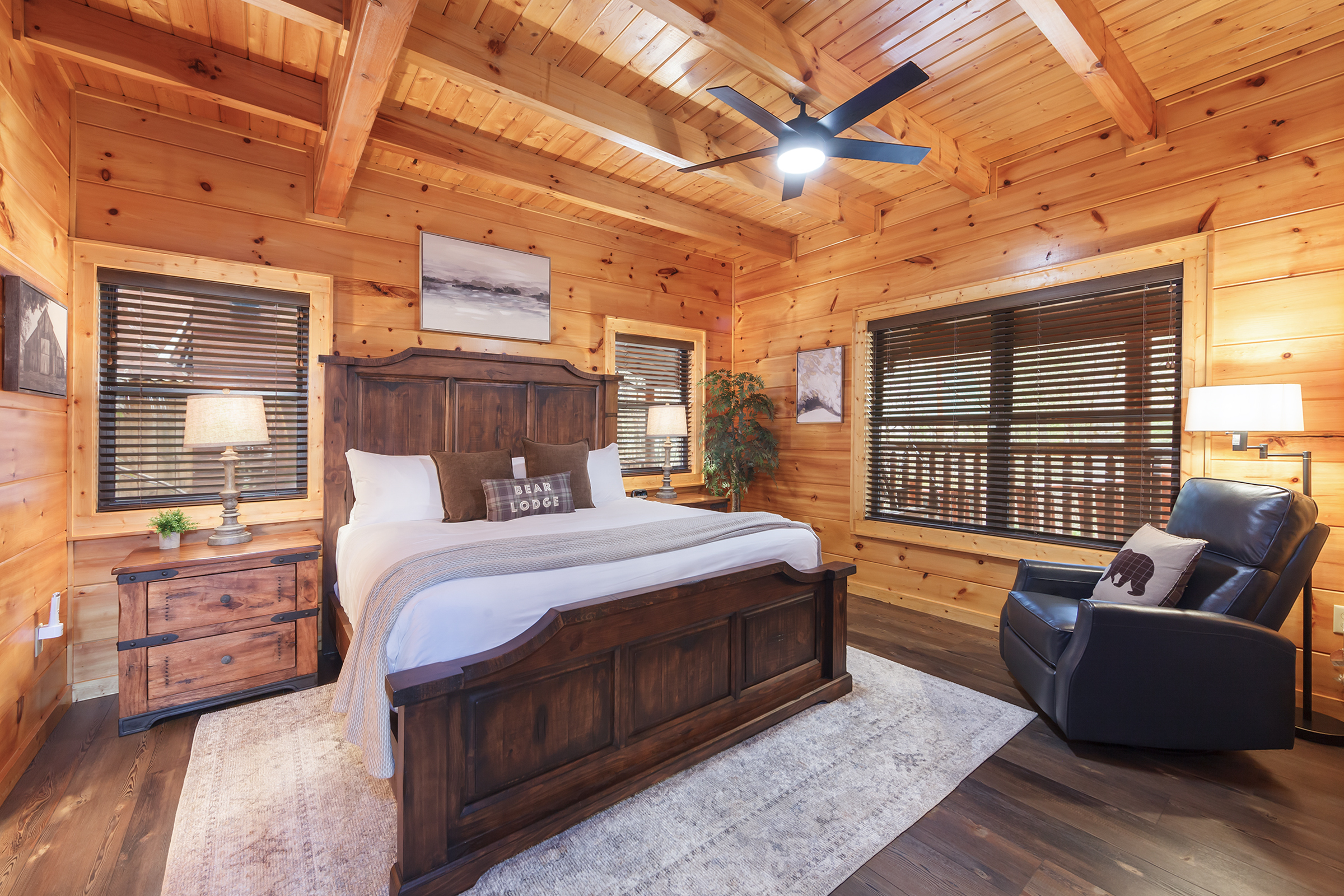 Sevierville, Tennessee, 37862, United States, 1 Bedroom Bedrooms, ,2 BathroomsBathrooms,Residential,For Sale,1979555