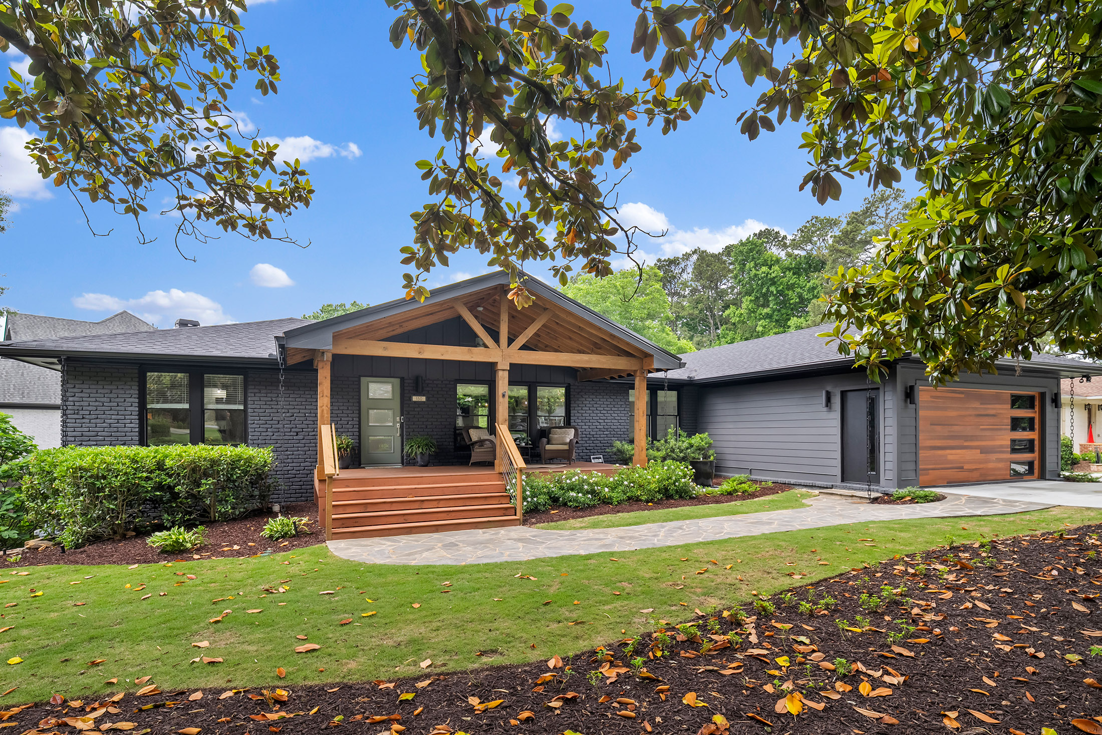  Extensively Renovated Home in the Heart of Downtown Alpharetta - 物件實景