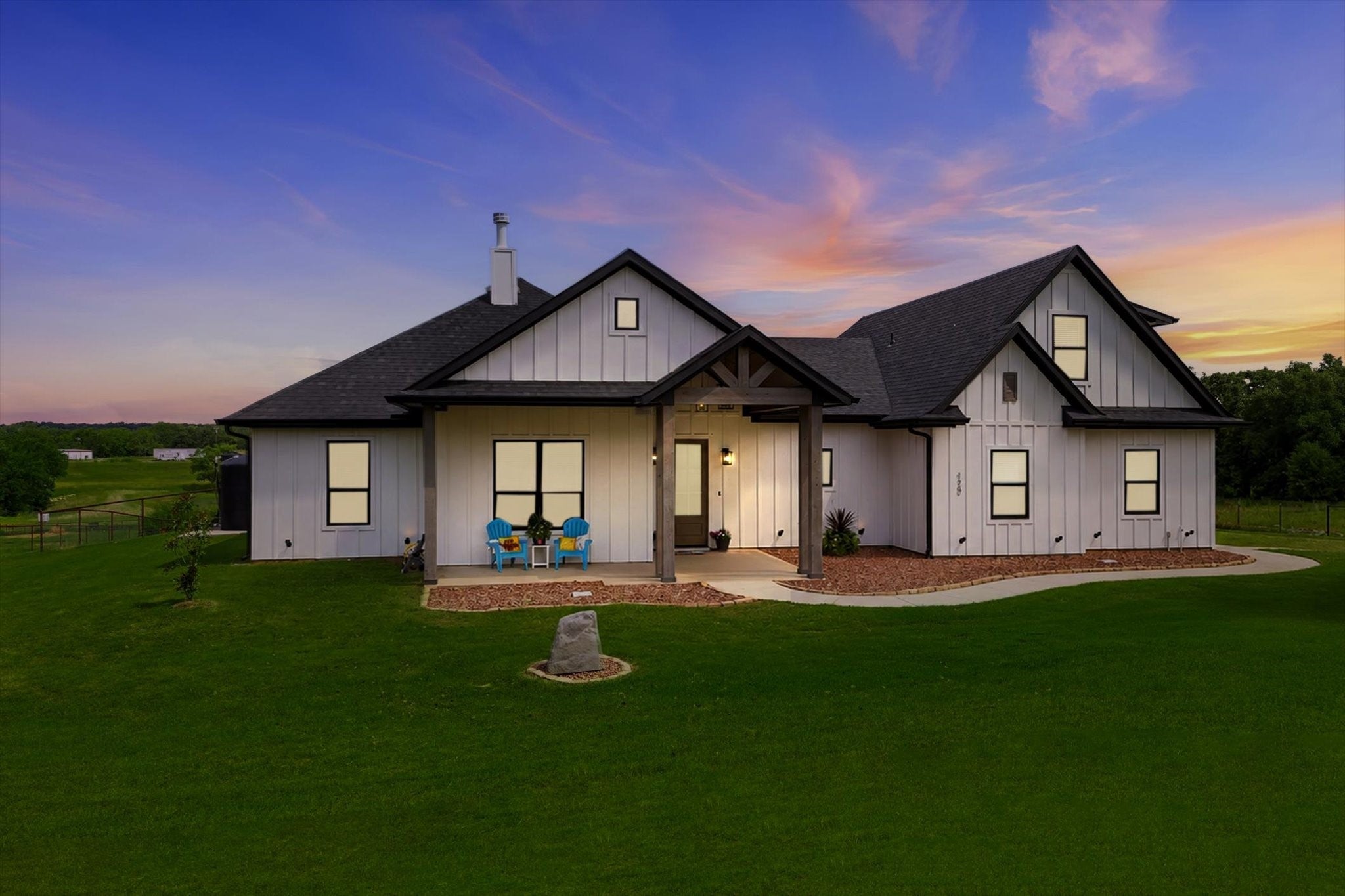 Weatherford, Texas, 76088, United States, 4 Bedrooms Bedrooms, ,4 BathroomsBathrooms,Residential,For Sale,2049390