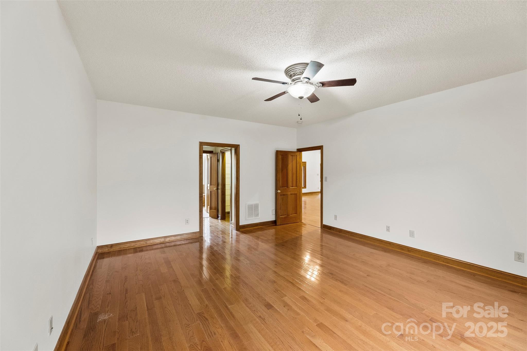 Lincolnton, North Carolina, 28092, United States, 3 Bedrooms Bedrooms, ,3 BathroomsBathrooms,Residential,For Sale,1910907