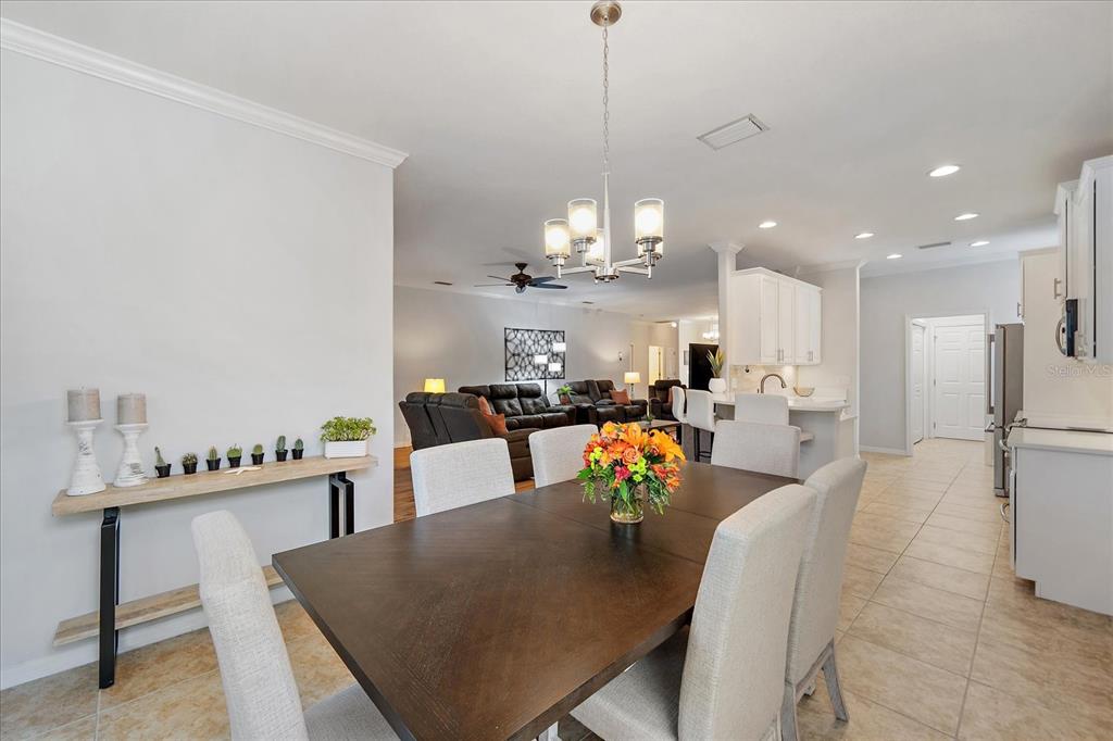 Bradenton, Florida, 34212, United States, 3 Bedrooms Bedrooms, ,2 BathroomsBathrooms,Residential,For Sale,1927218