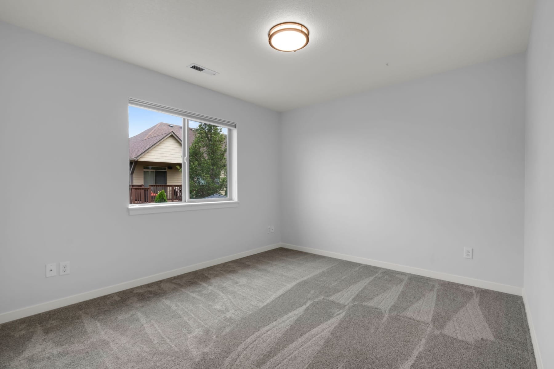  1638 NW KLICKITAT ST Camas, WA 98607 - 物件實景
