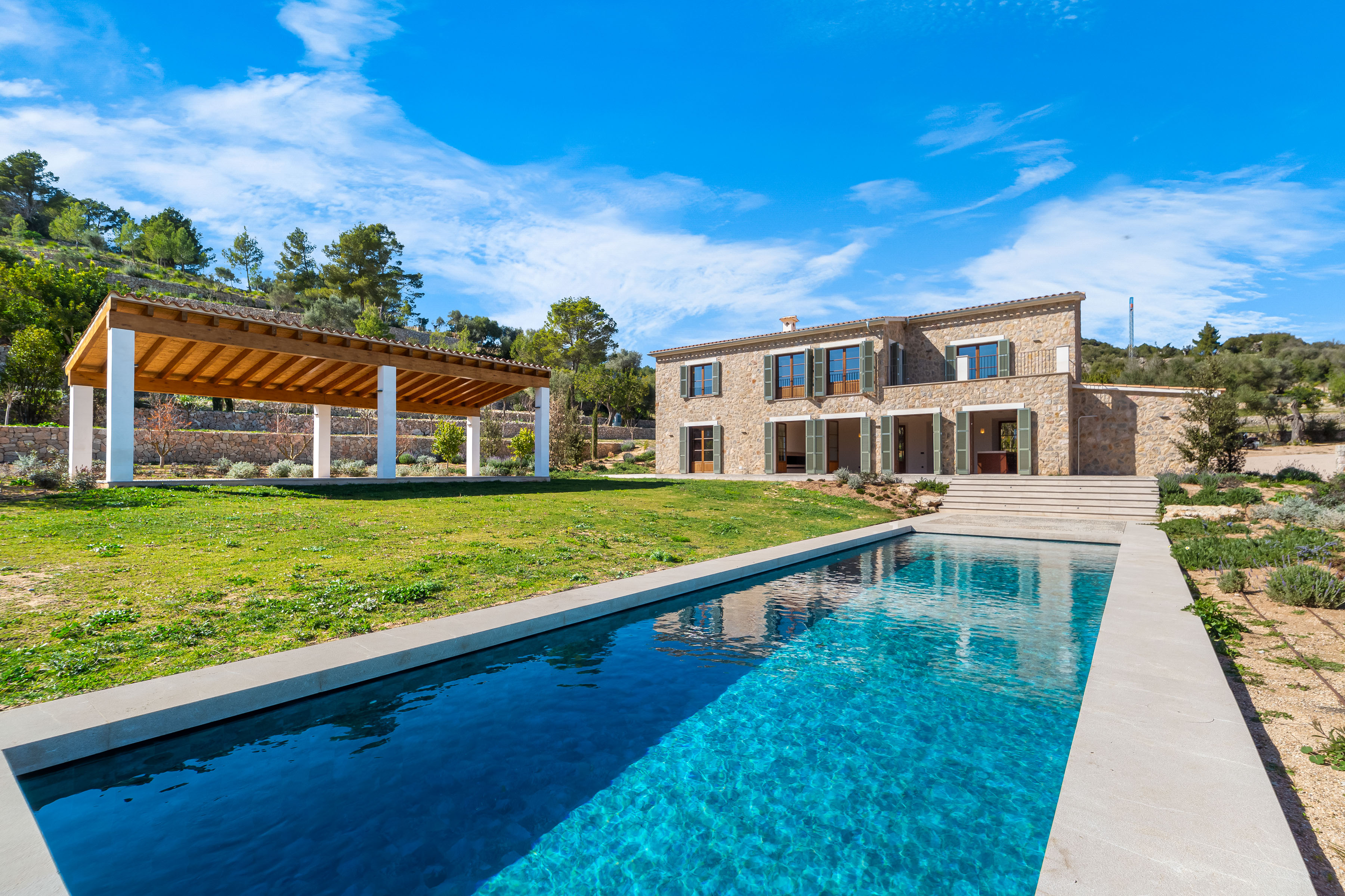 Beautiful country house located on the outskirts of Alaró