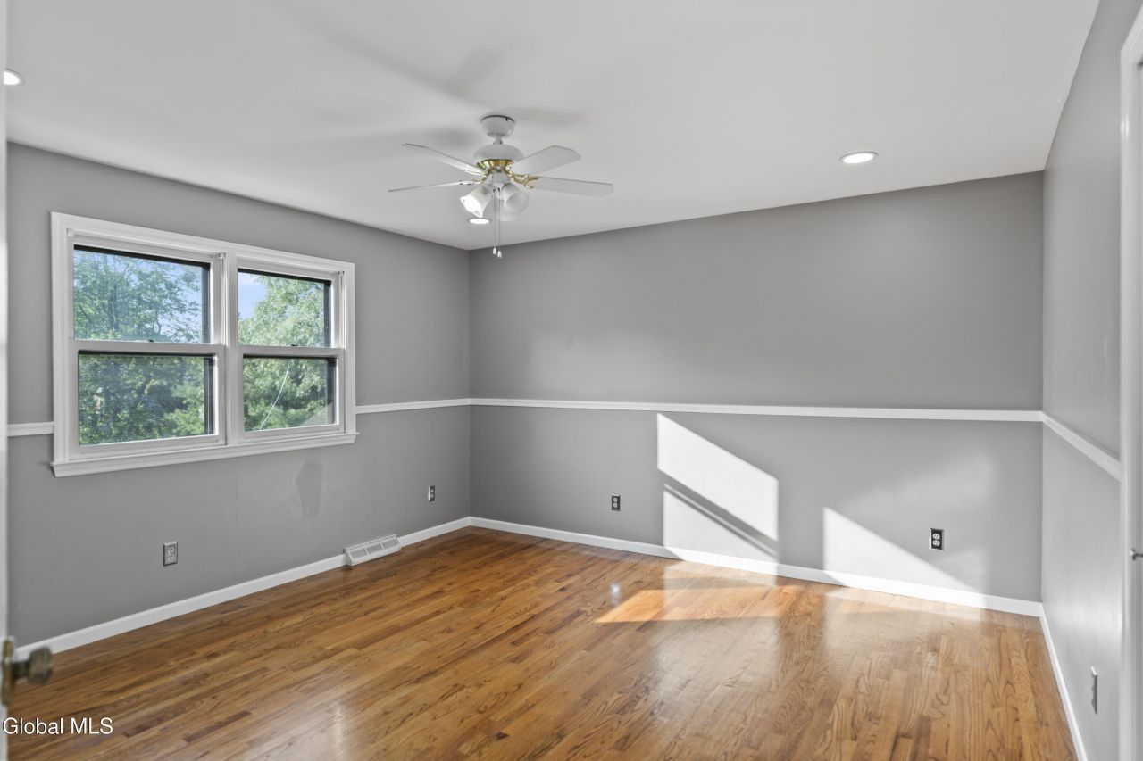 Niskayuna, New York, 12309, United States, 6 Bedrooms Bedrooms, ,4 BathroomsBathrooms,Residential,For Sale,1906999