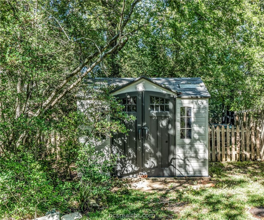 1702 Amber Ridge Drive, College Station, Texas, 77845, United States, 4 Bedrooms Bedrooms, ,4 BathroomsBathrooms,Residential,For Sale,1702 Amber Ridge Drive,1170942