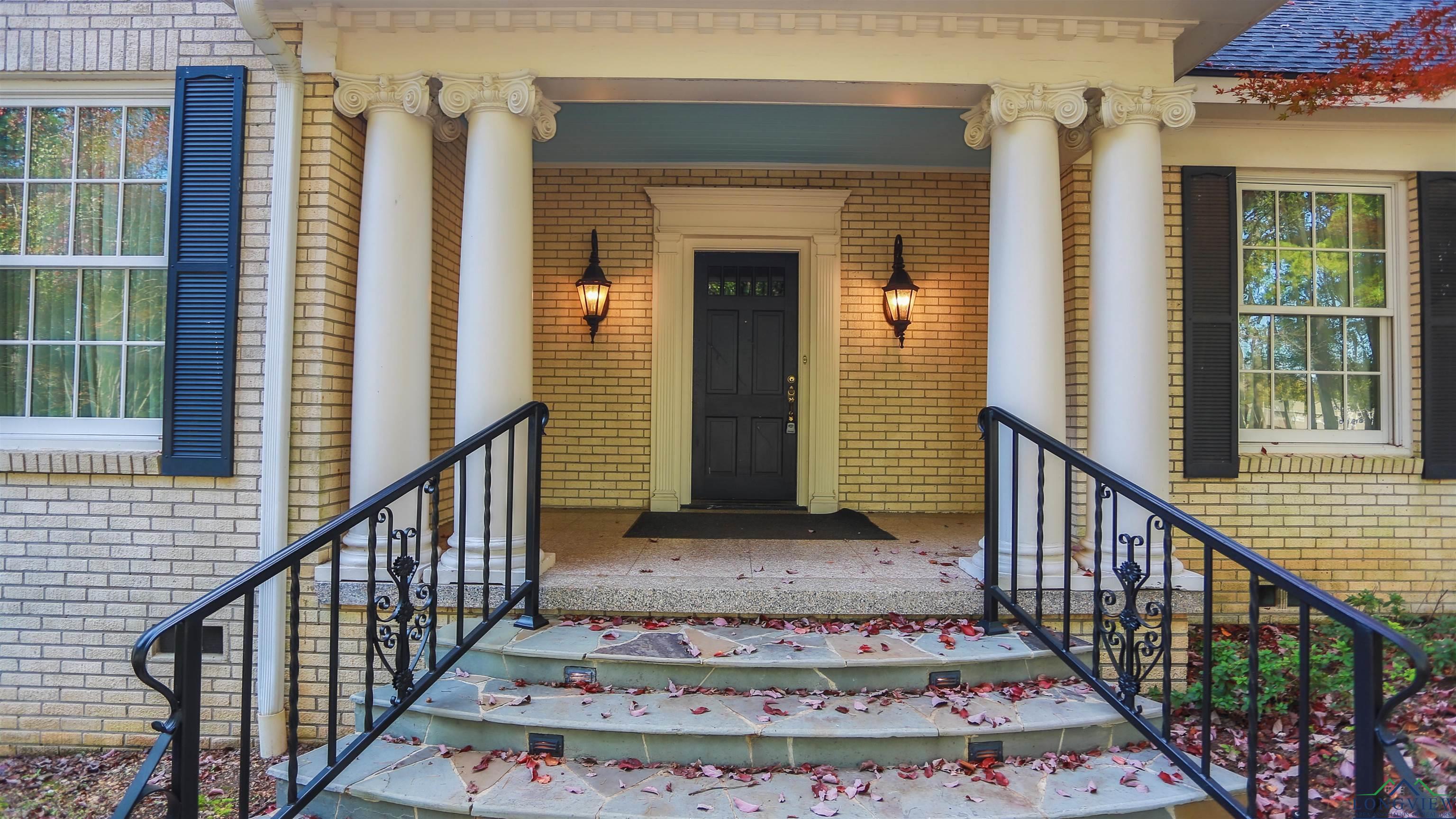 Marshall, Texas, 75670, United States, 5 Bedrooms Bedrooms, ,5 BathroomsBathrooms,Residential,For Sale,1943328
