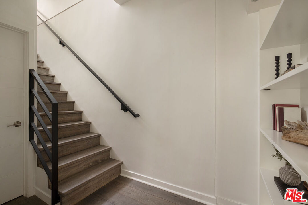 Los Angeles, California, 90026, United States, 3 Bedrooms Bedrooms, ,4 BathroomsBathrooms,Residential,For Sale,1927240