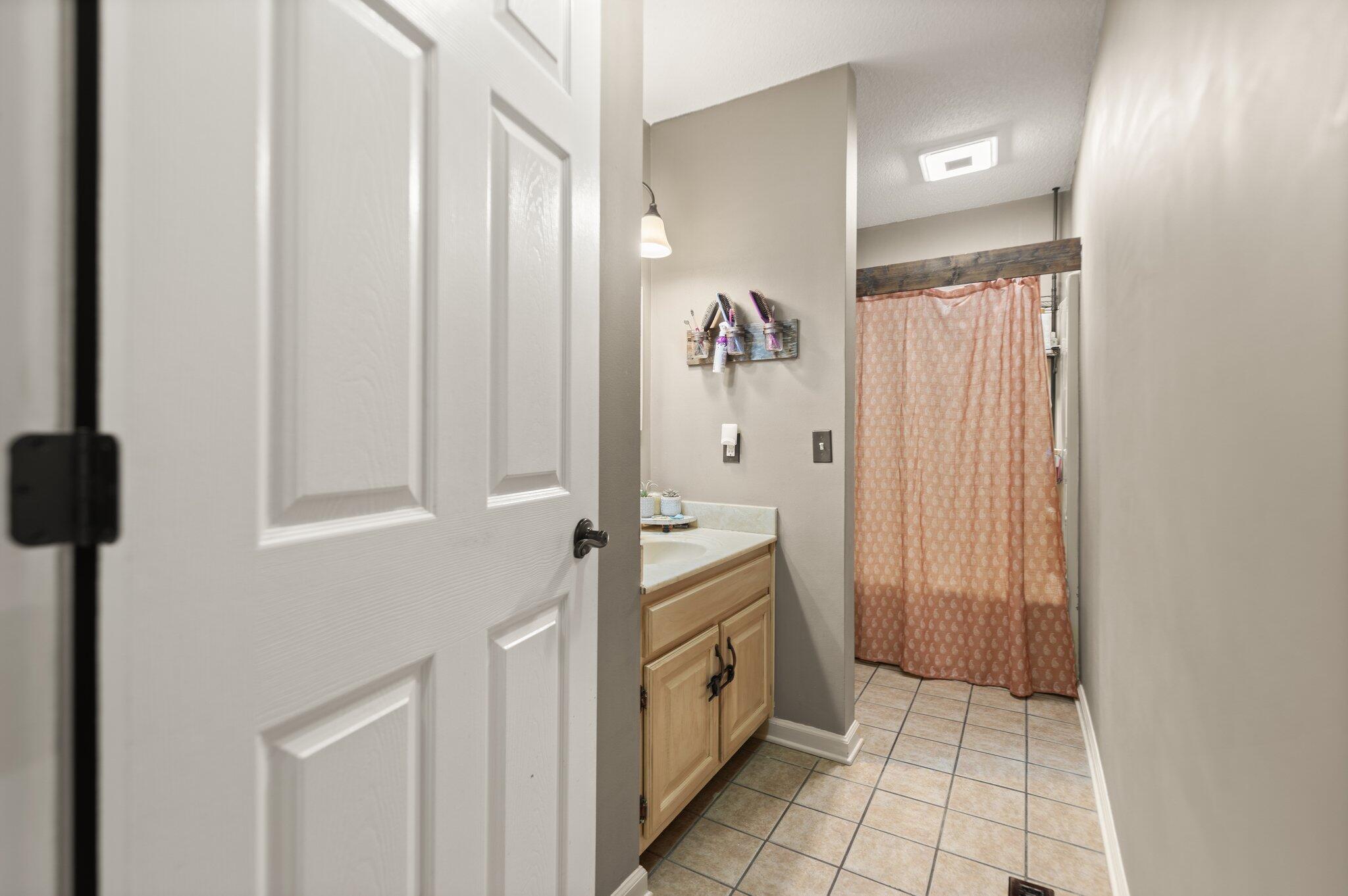 Boston, Kentucky, 40107, United States, 3 Bedrooms Bedrooms, ,2 BathroomsBathrooms,Residential,For Sale,1859805