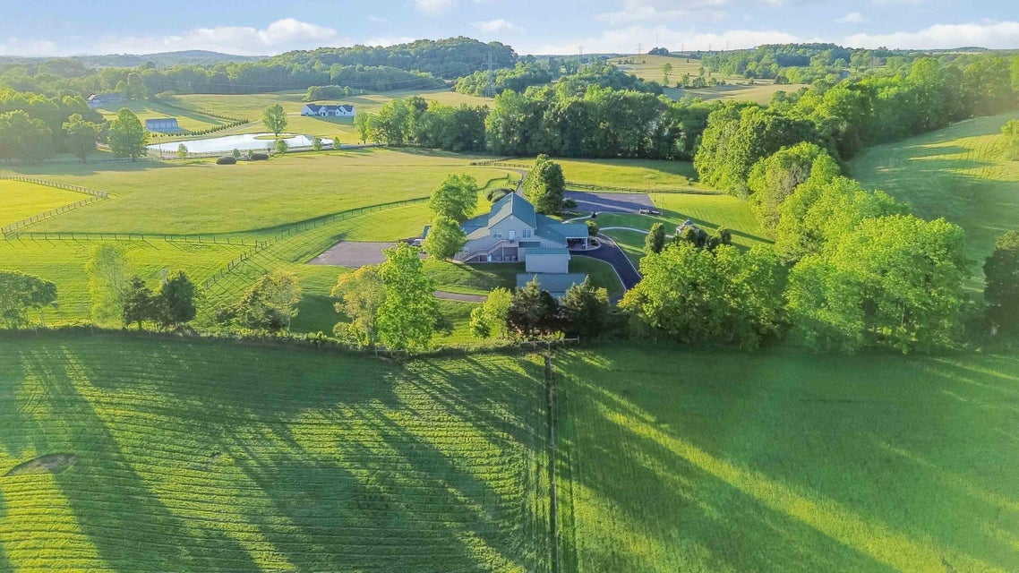 Somerset, Kentucky, 42503, United States, 6 Bedrooms Bedrooms, ,5 BathroomsBathrooms,Residential,For Sale,1835271