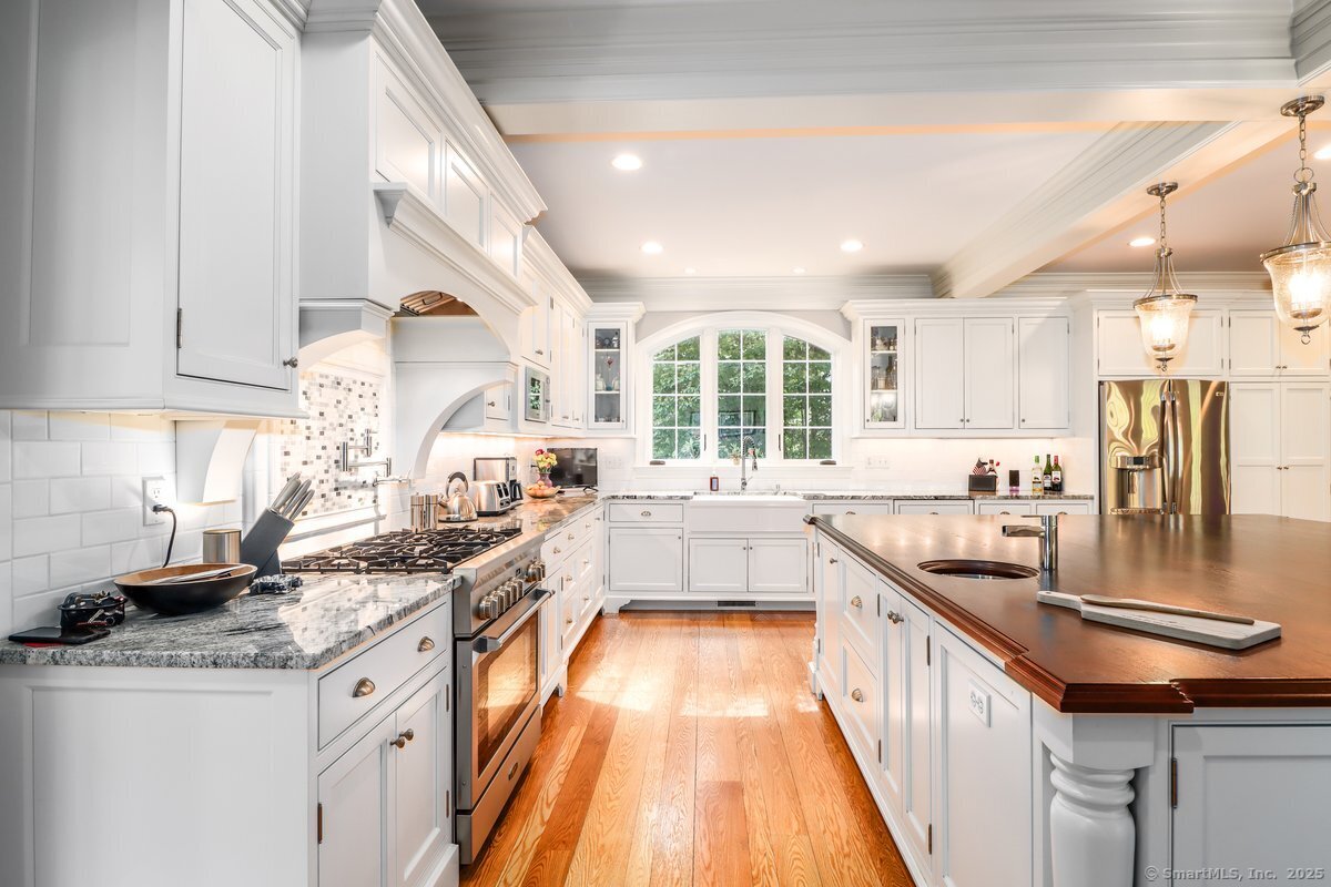 Bridgewater, Connecticut, 06752, United States, 4 Bedrooms Bedrooms, ,6 BathroomsBathrooms,Residential,For Sale,1850308