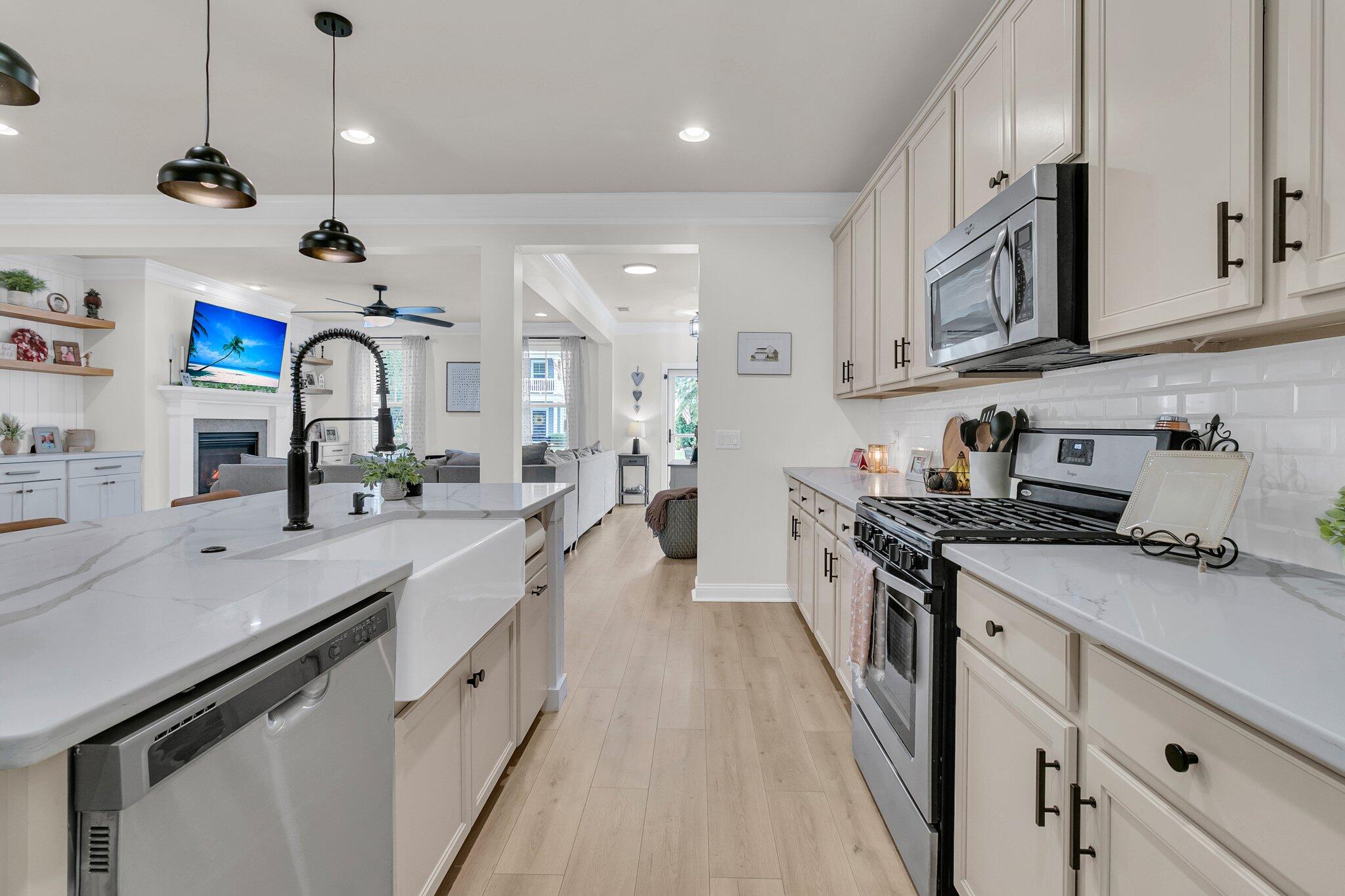 Charleston, South Carolina, 29414, United States, 4 Bedrooms Bedrooms, ,3 BathroomsBathrooms,Residential,For Sale,1979089