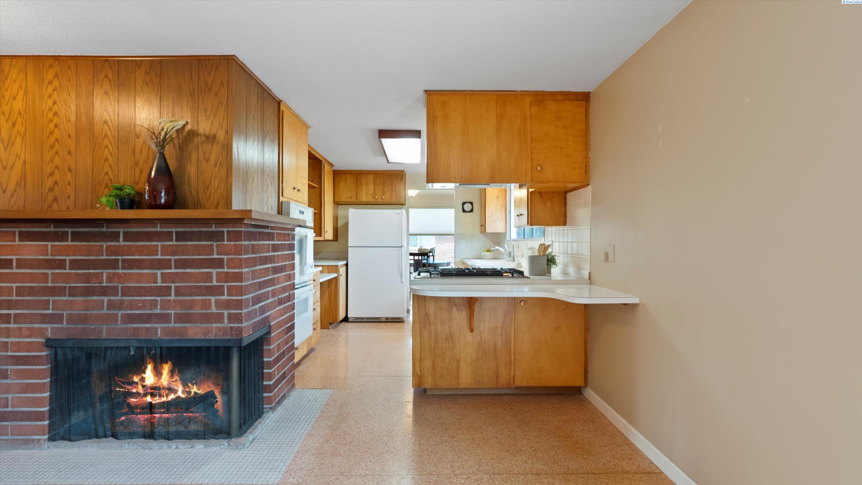 Kennewick, Washington, 99337, United States, 4 Bedrooms Bedrooms, ,2 BathroomsBathrooms,Residential,For Sale,1939902
