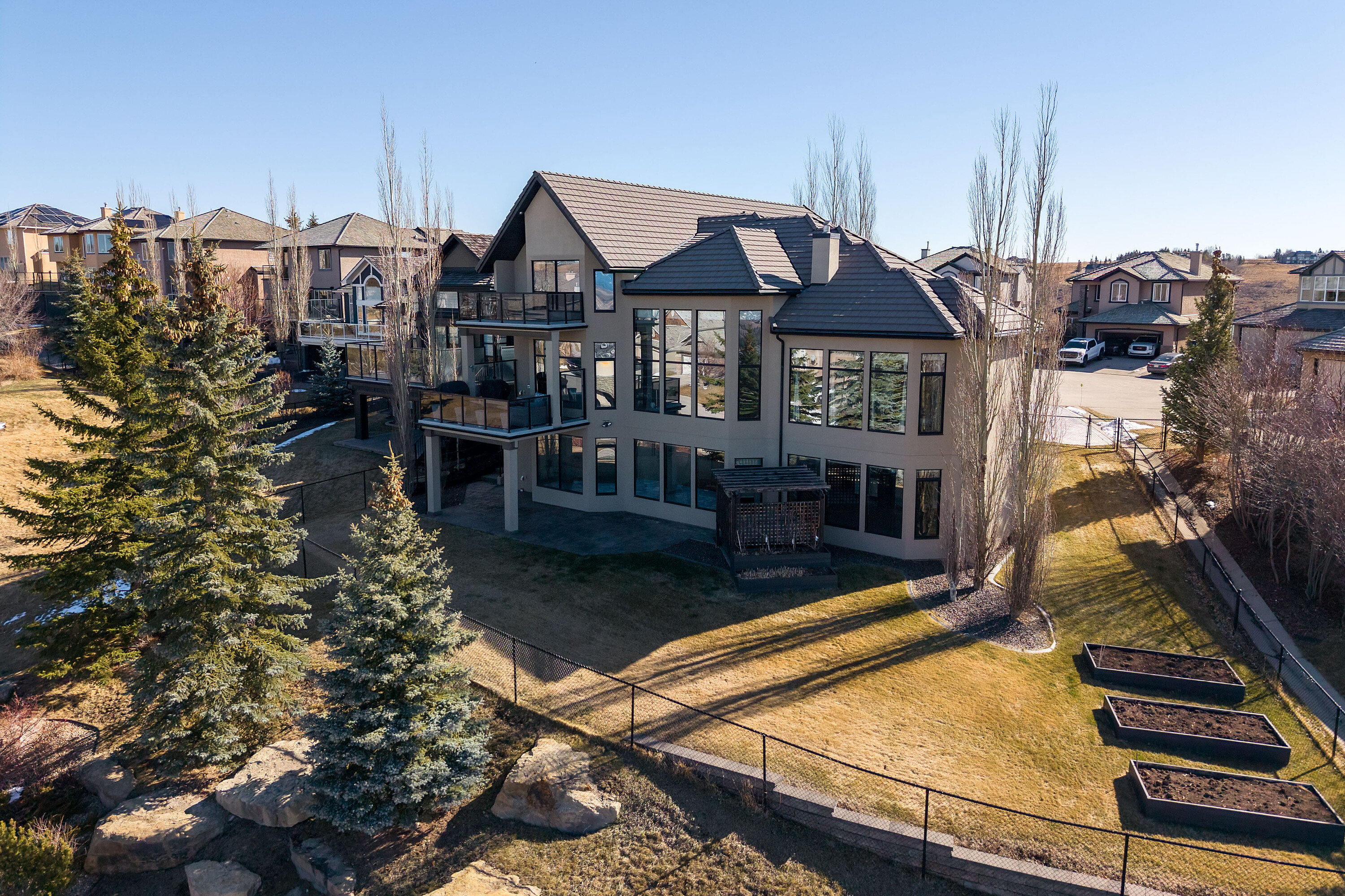  Elevated Mountain View Living - 物件實景