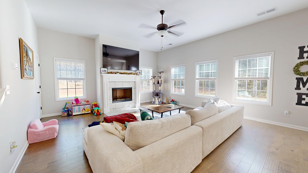 Cataula, Georgia, 31804, United States, 5 Bedrooms Bedrooms, ,5 BathroomsBathrooms,Residential,For Sale,1996944